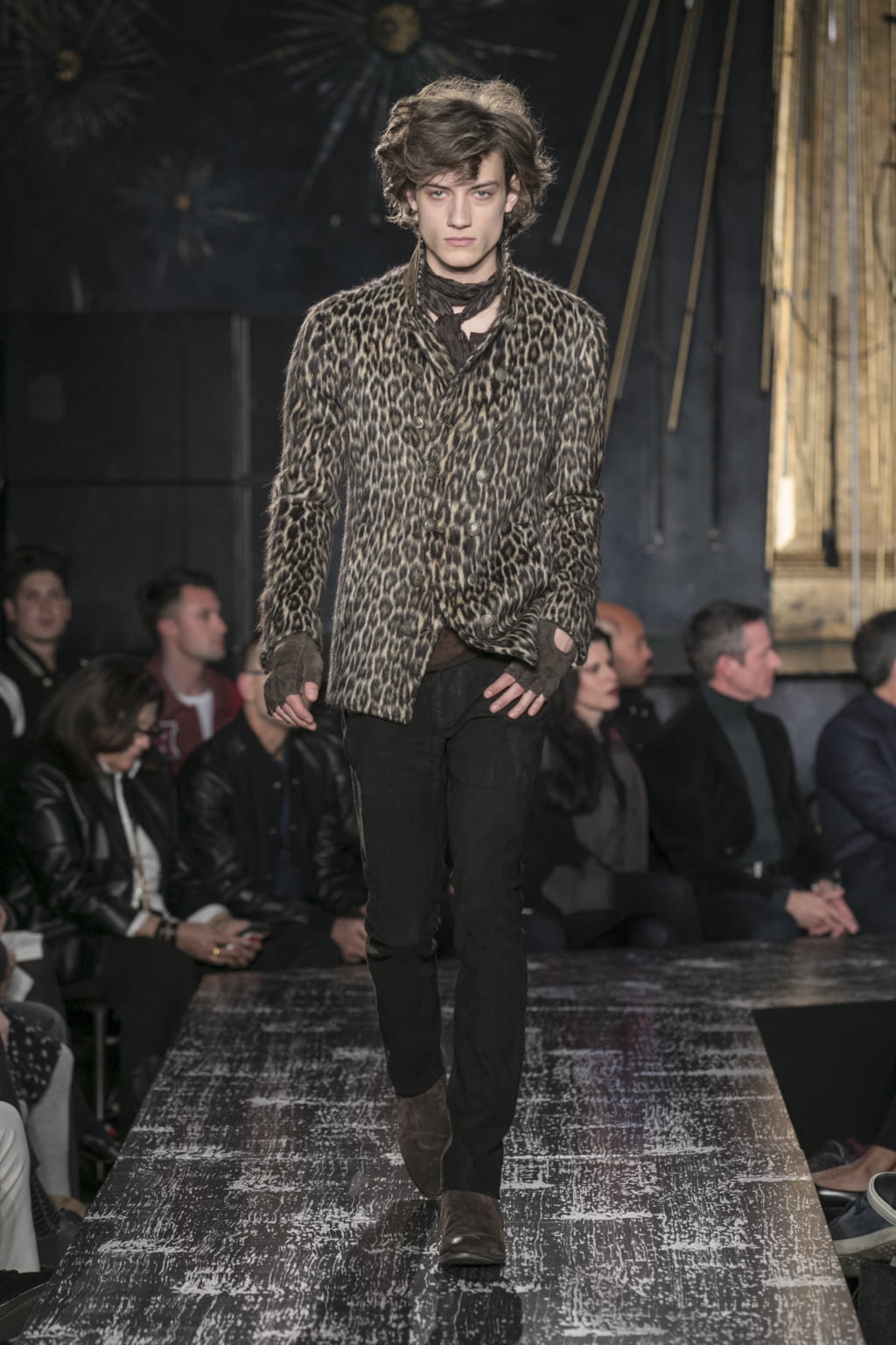 Fashion Week New York Fall/Winter 2017 look 39 from the John Varvatos collection menswear