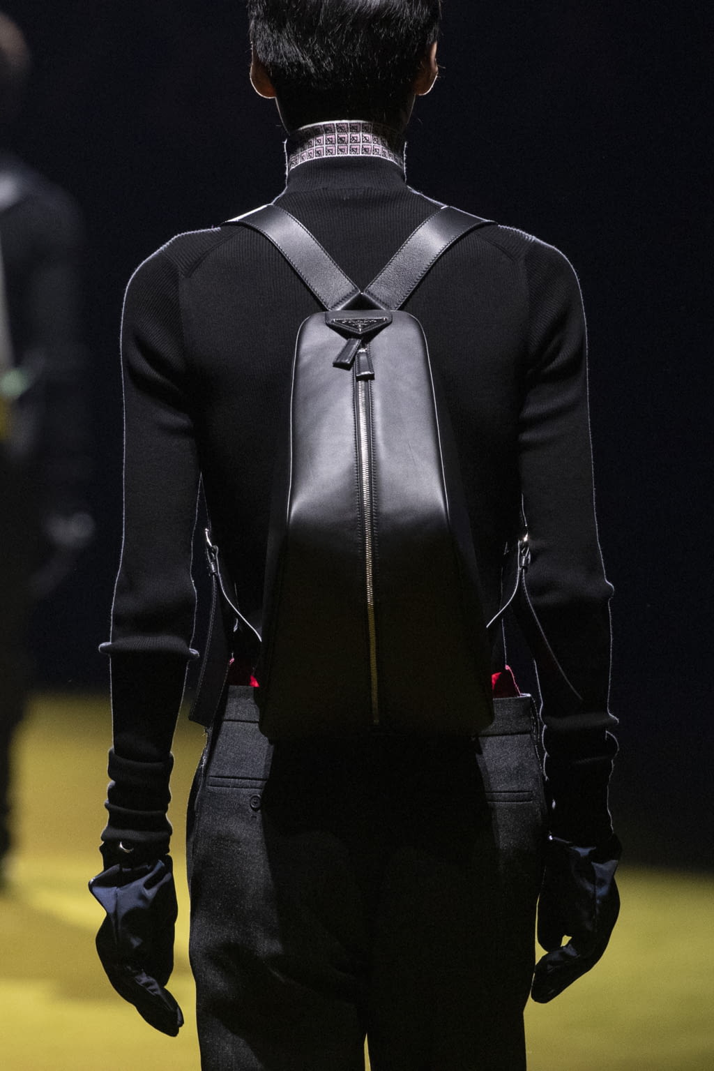 Fashion Week Milan Fall/Winter 2022 look 14 from the Prada collection menswear accessories