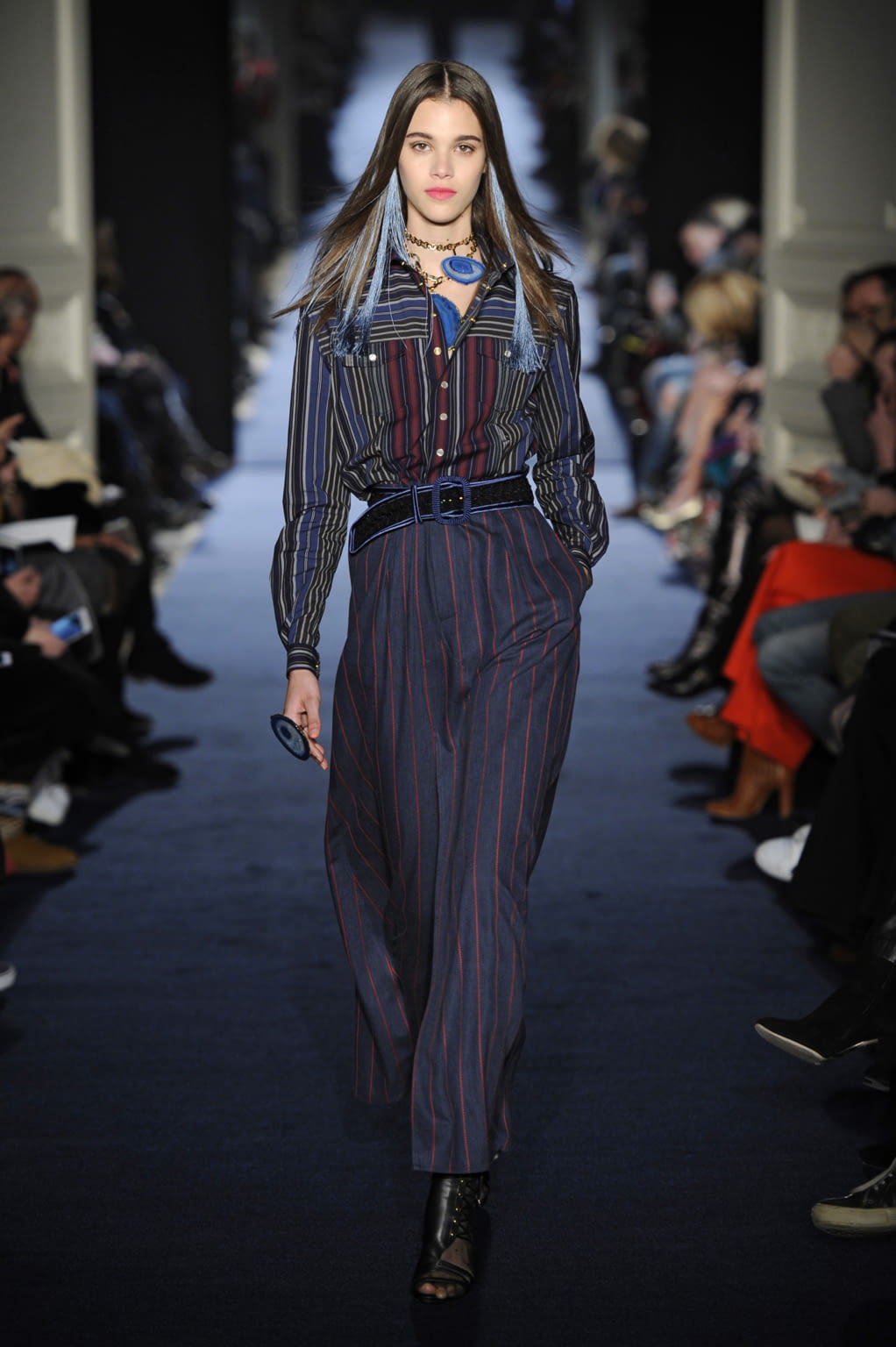 Fashion Week Paris Fall/Winter 2016 look 4 from the Alexis Mabille collection 女装