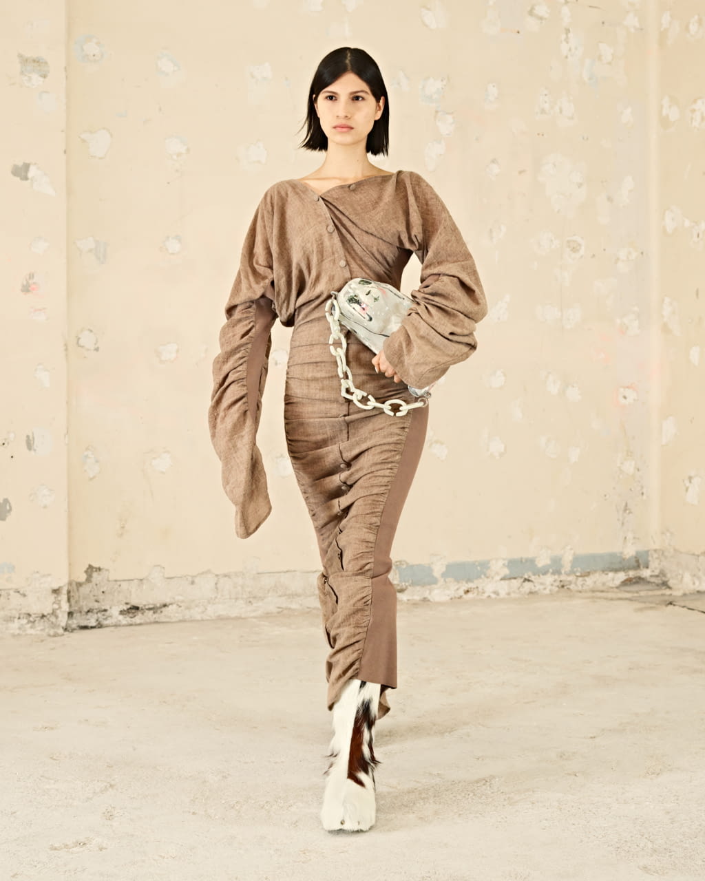 Fashion Week Paris Fall/Winter 2021 look 4 de la collection Acne Studios womenswear