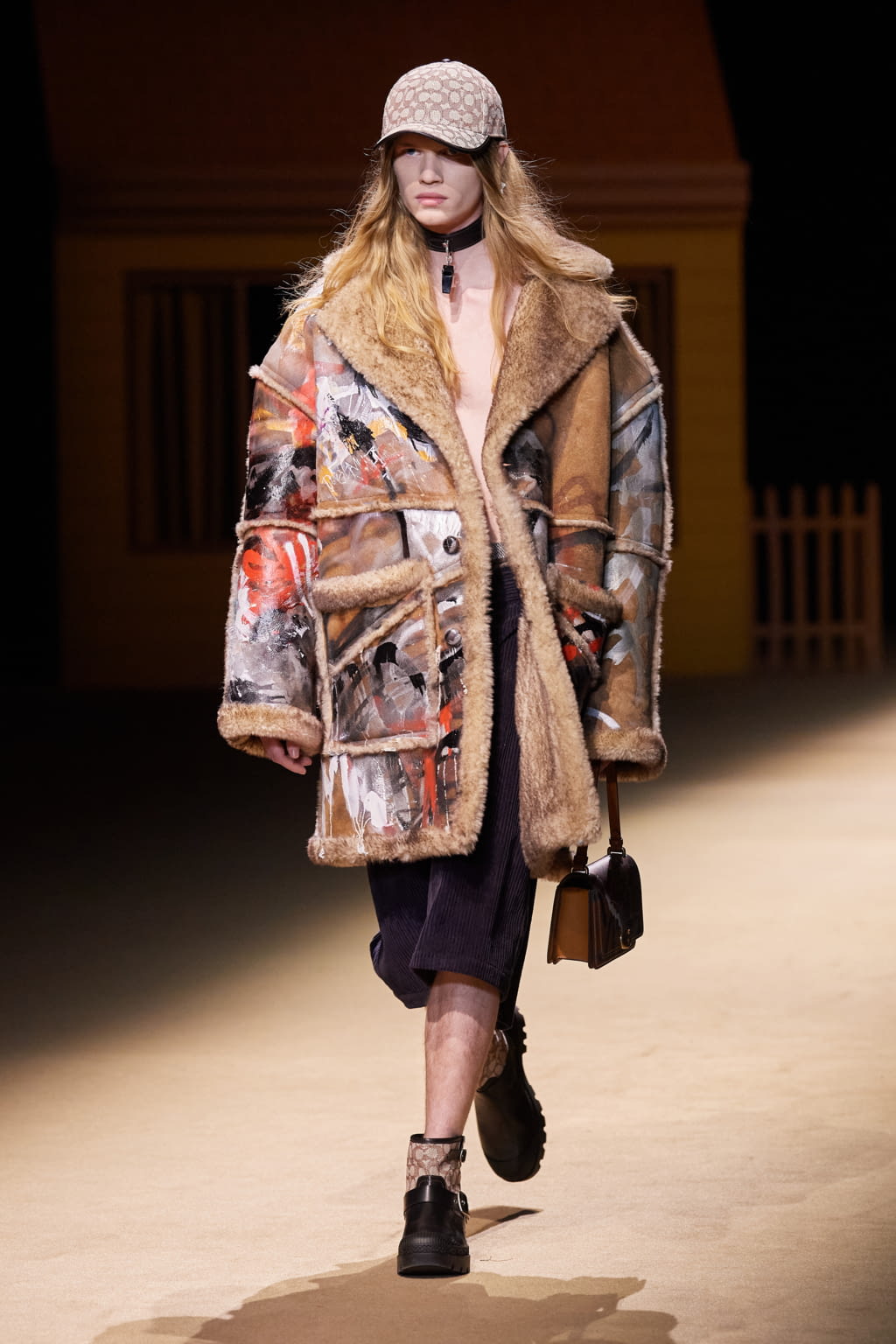 Fashion Week New York Fall/Winter 2022 look 40 from the Coach collection womenswear