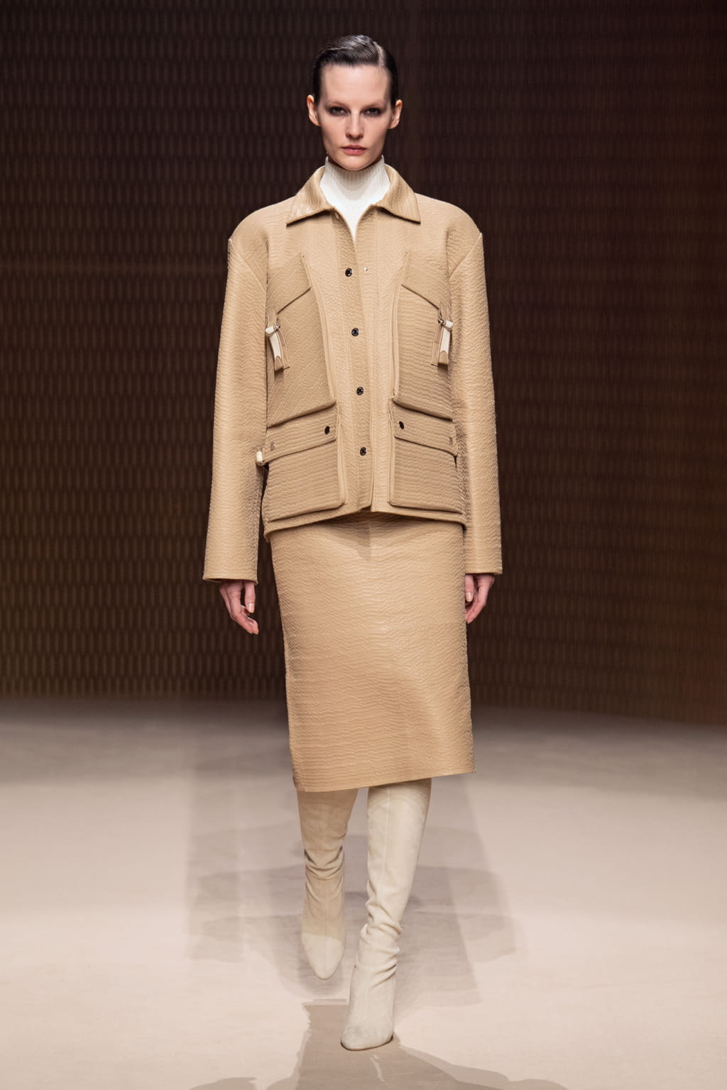 Fashion Week Paris Fall/Winter 2019 look 40 from the Hermès collection 女装