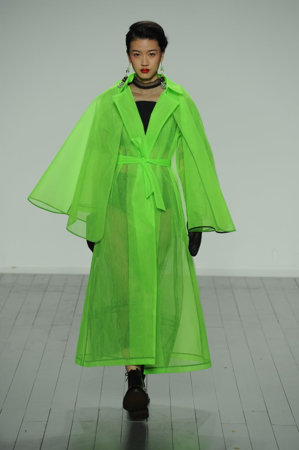 Fashion Week London Fall/Winter 2019 look 40 from the On:Off collection womenswear