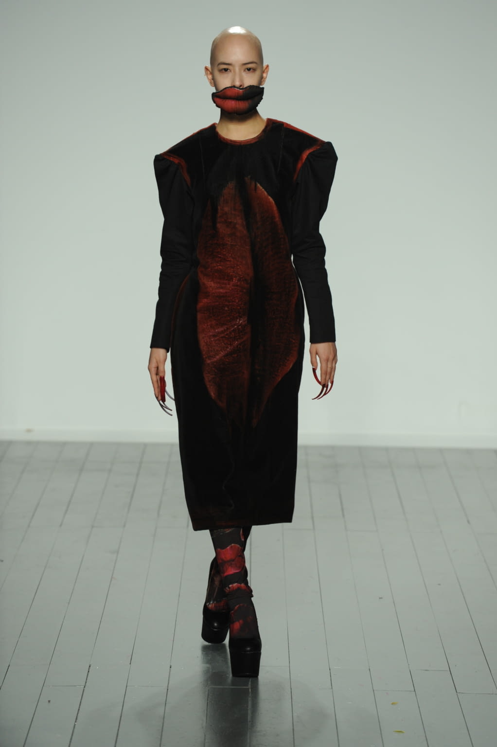 Fashion Week London Fall/Winter 2019 look 41 from the On:Off collection womenswear