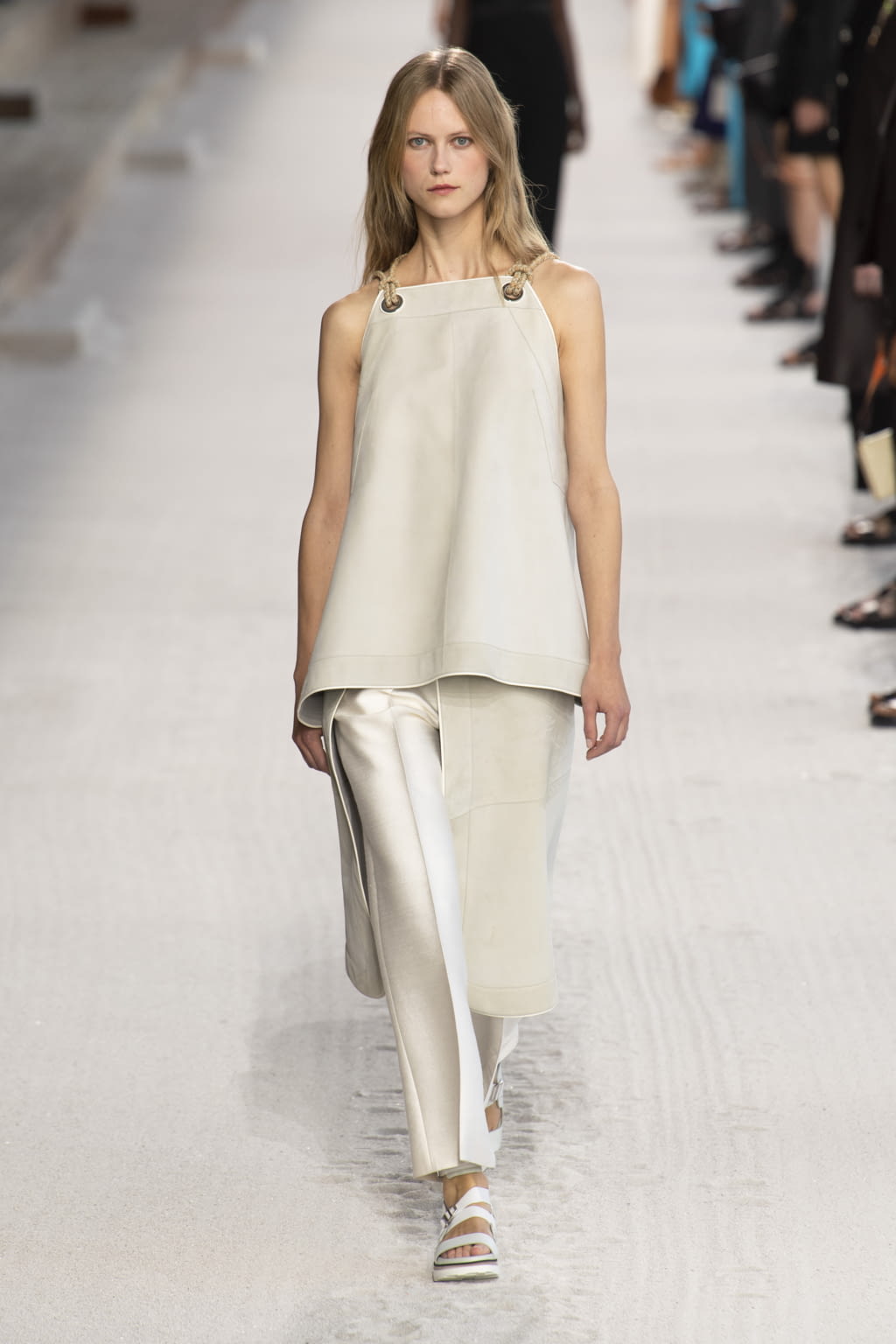Fashion Week Paris Spring/Summer 2019 look 43 de la collection Hermès womenswear