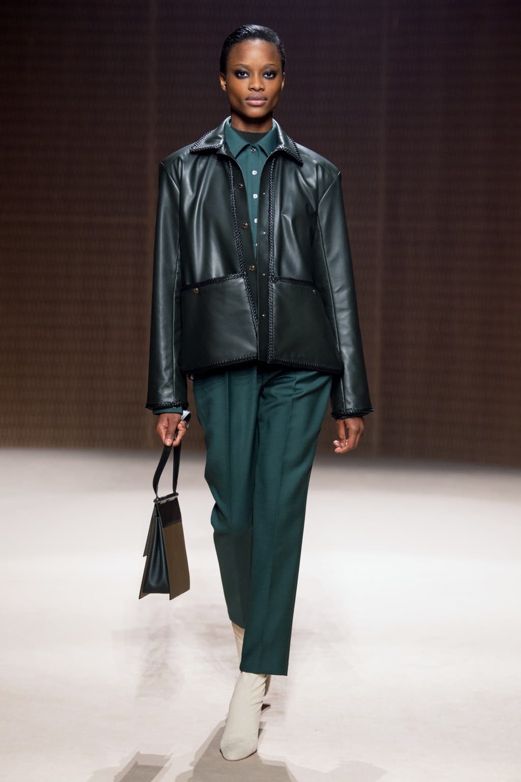 Fashion Week Paris Fall/Winter 2019 look 44 from the Hermès collection womenswear