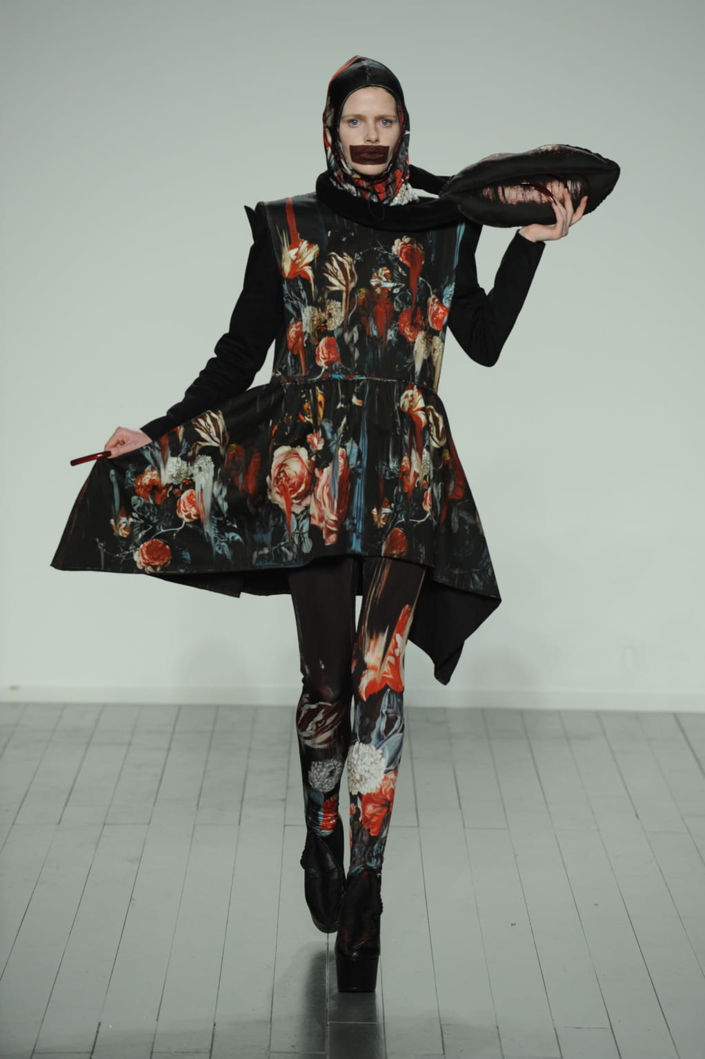 Fashion Week London Fall/Winter 2019 look 44 from the On:Off collection womenswear