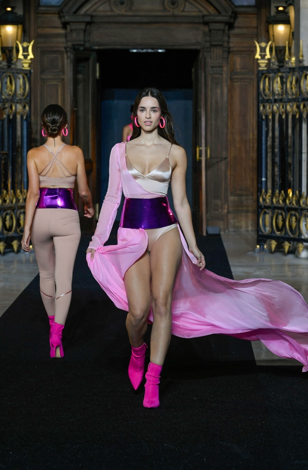 Fashion Week Paris Fall/Winter 2021 look 46 from the Etam collection womenswear