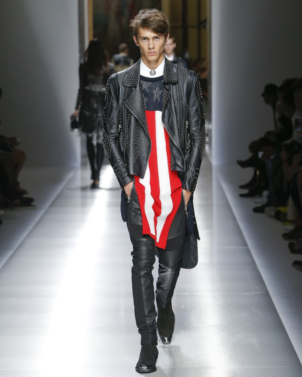 Fashion Week Paris Spring/Summer 2018 look 48 from the Balmain collection 男装