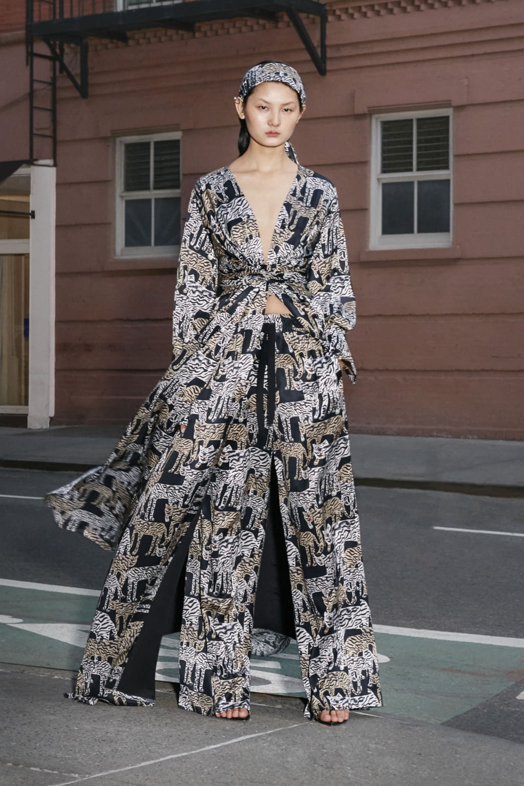 Fashion Week New York Pre-Fall 2019 look 33 from the Prabal Gurung collection womenswear