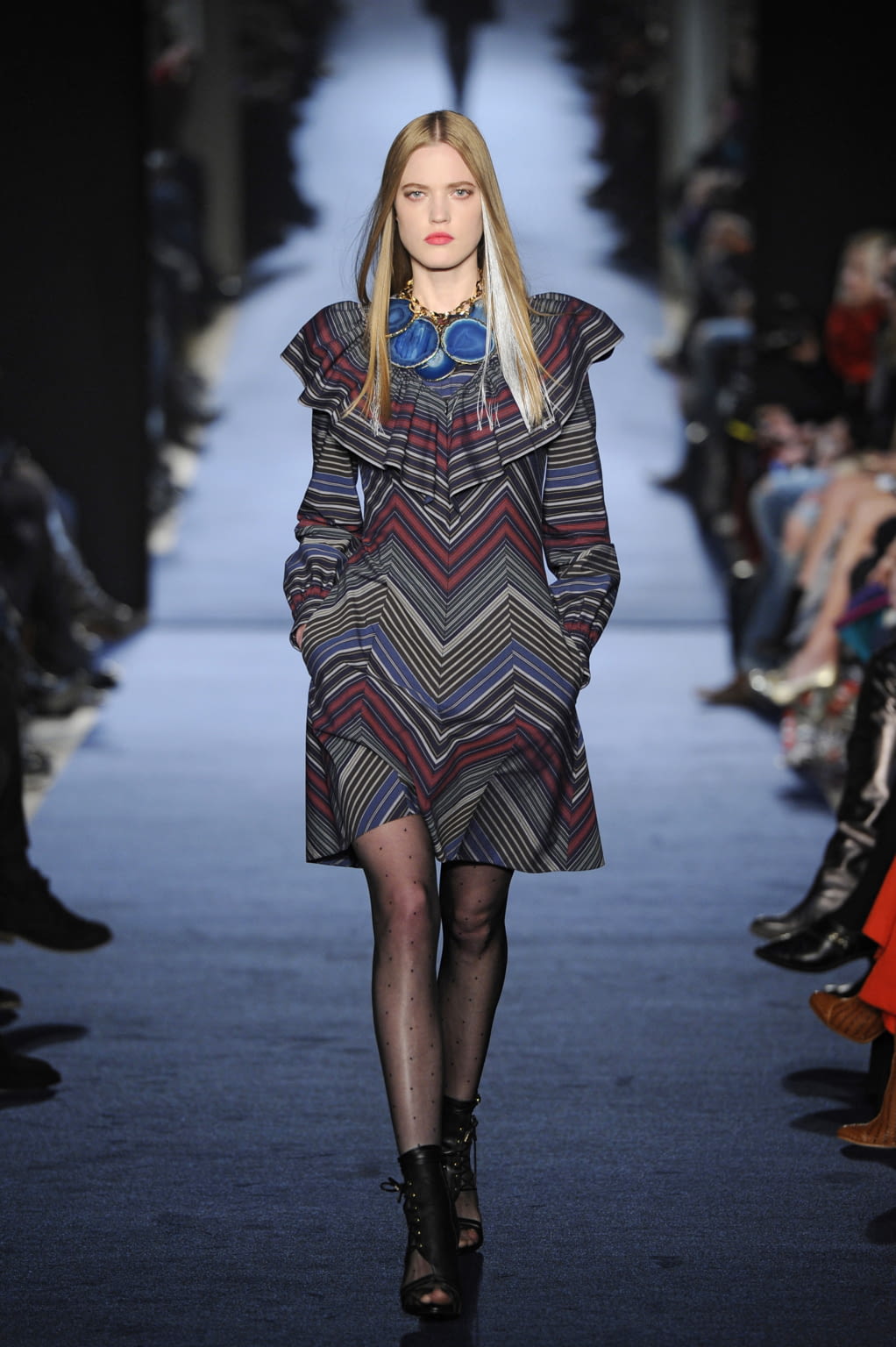 Fashion Week Paris Fall/Winter 2016 look 5 de la collection Alexis Mabille womenswear
