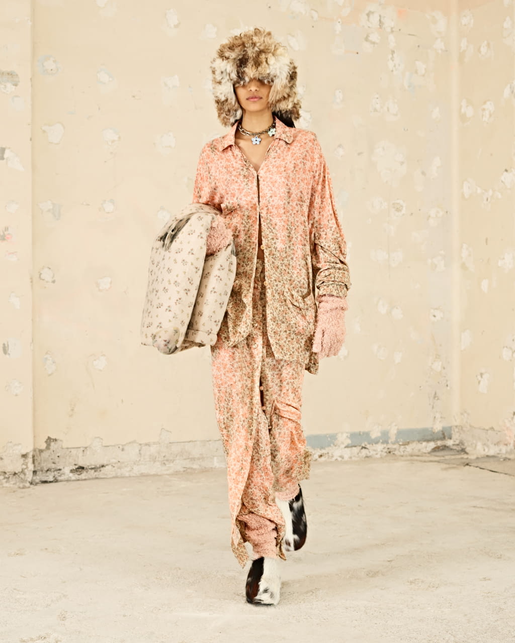 Fashion Week Paris Fall/Winter 2021 look 5 de la collection Acne Studios womenswear