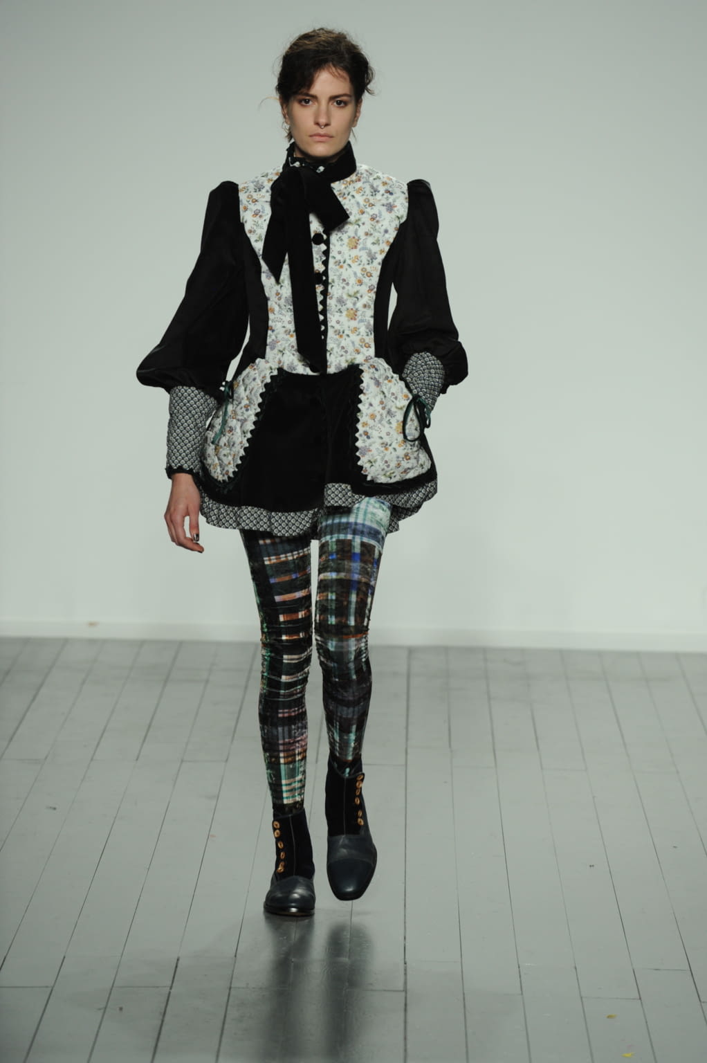 Fashion Week London Fall/Winter 2019 look 53 from the On:Off collection womenswear
