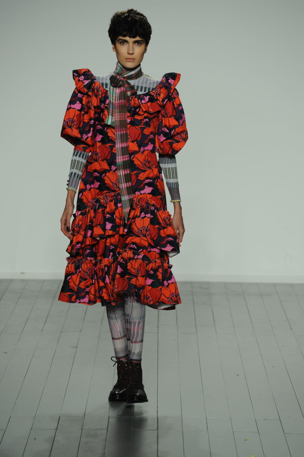 Fashion Week London Fall/Winter 2019 look 59 from the On:Off collection 女装