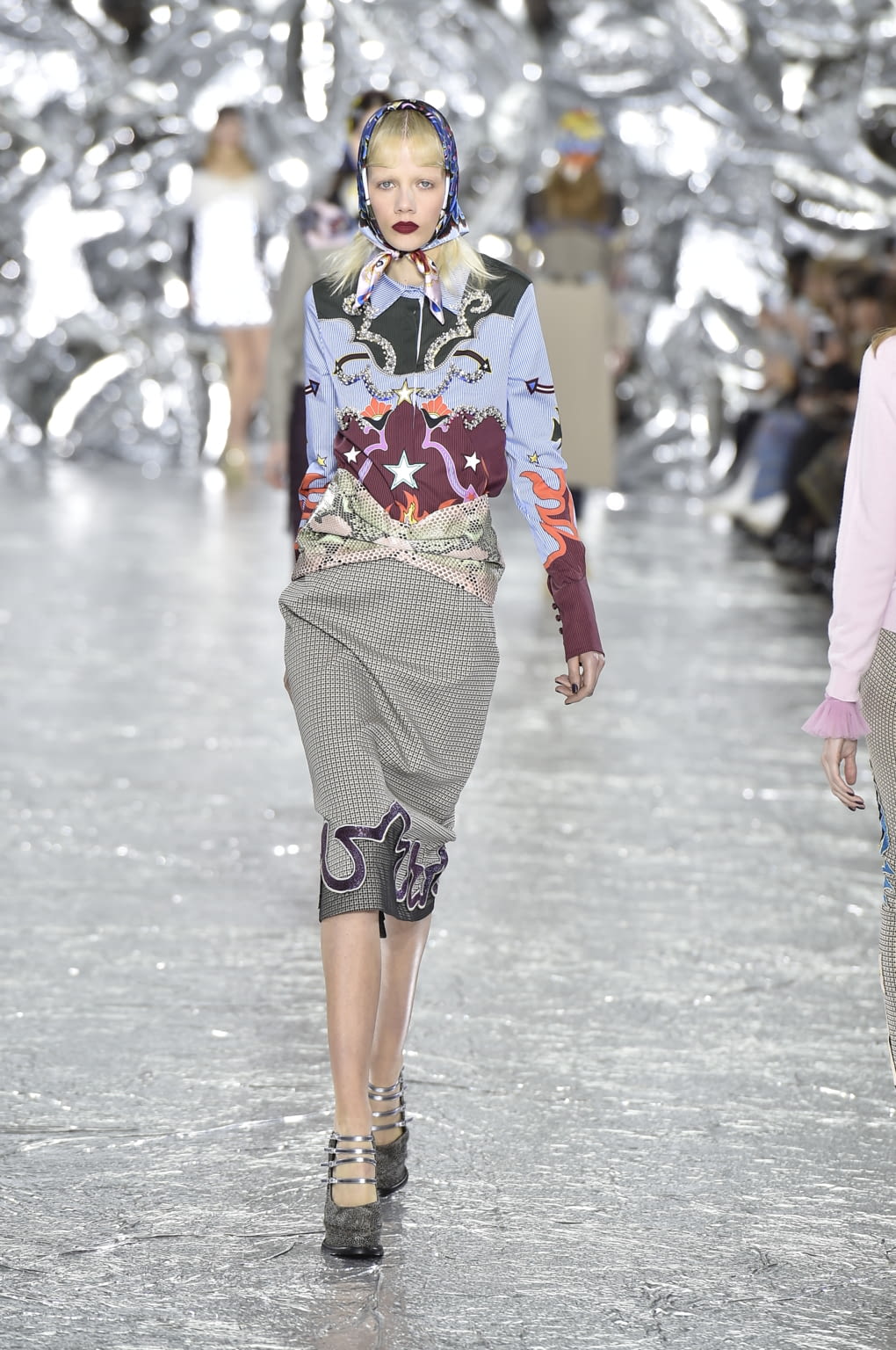 Fashion Week London Fall/Winter 2016 look 6 from the Mary Katrantzou collection 女装