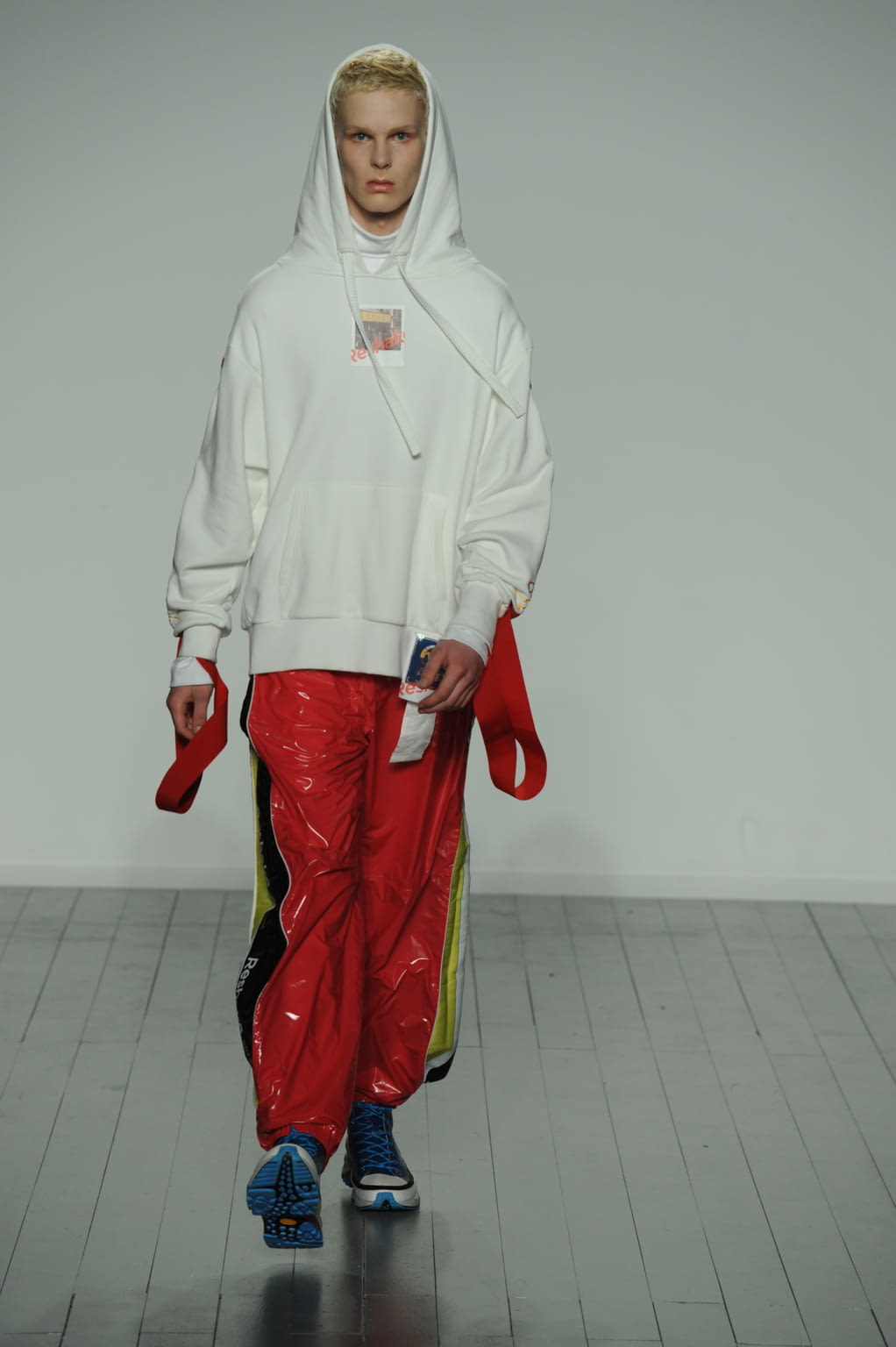 Fashion Week London Fall/Winter 2019 look 6 from the On:Off collection womenswear
