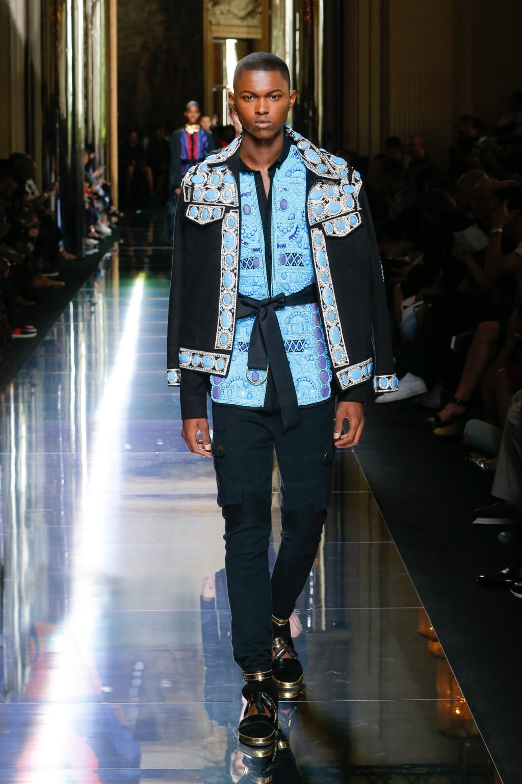 Fashion Week Paris Spring/Summer 2017 look 60 from the Balmain collection 男装