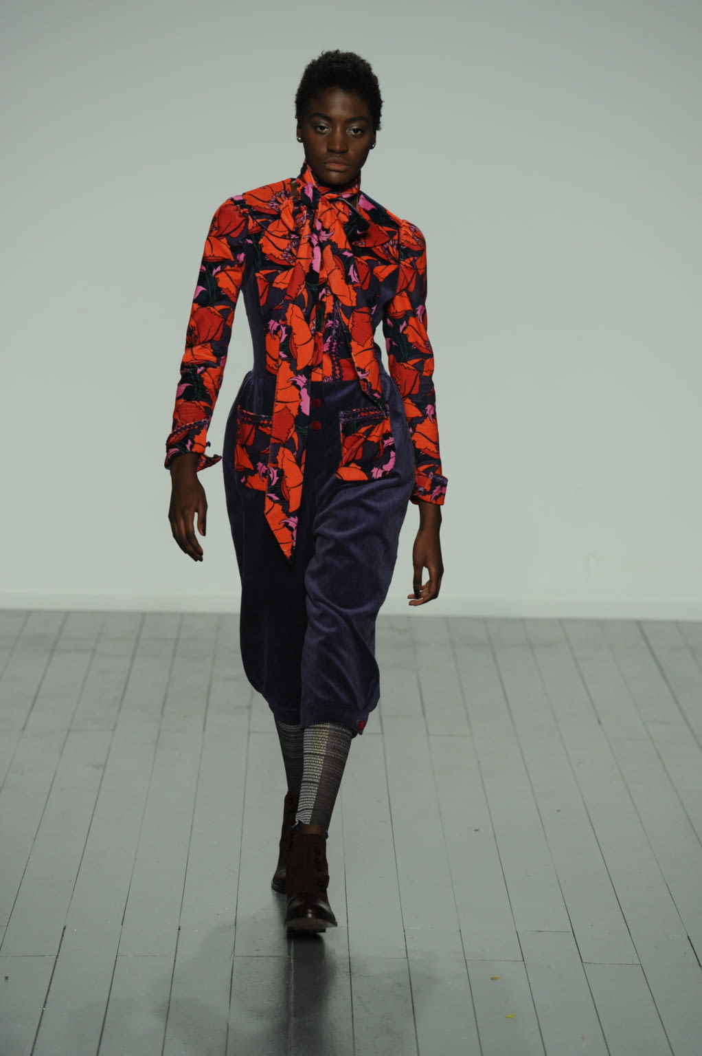 Fashion Week London Fall/Winter 2019 look 60 from the On:Off collection 女装