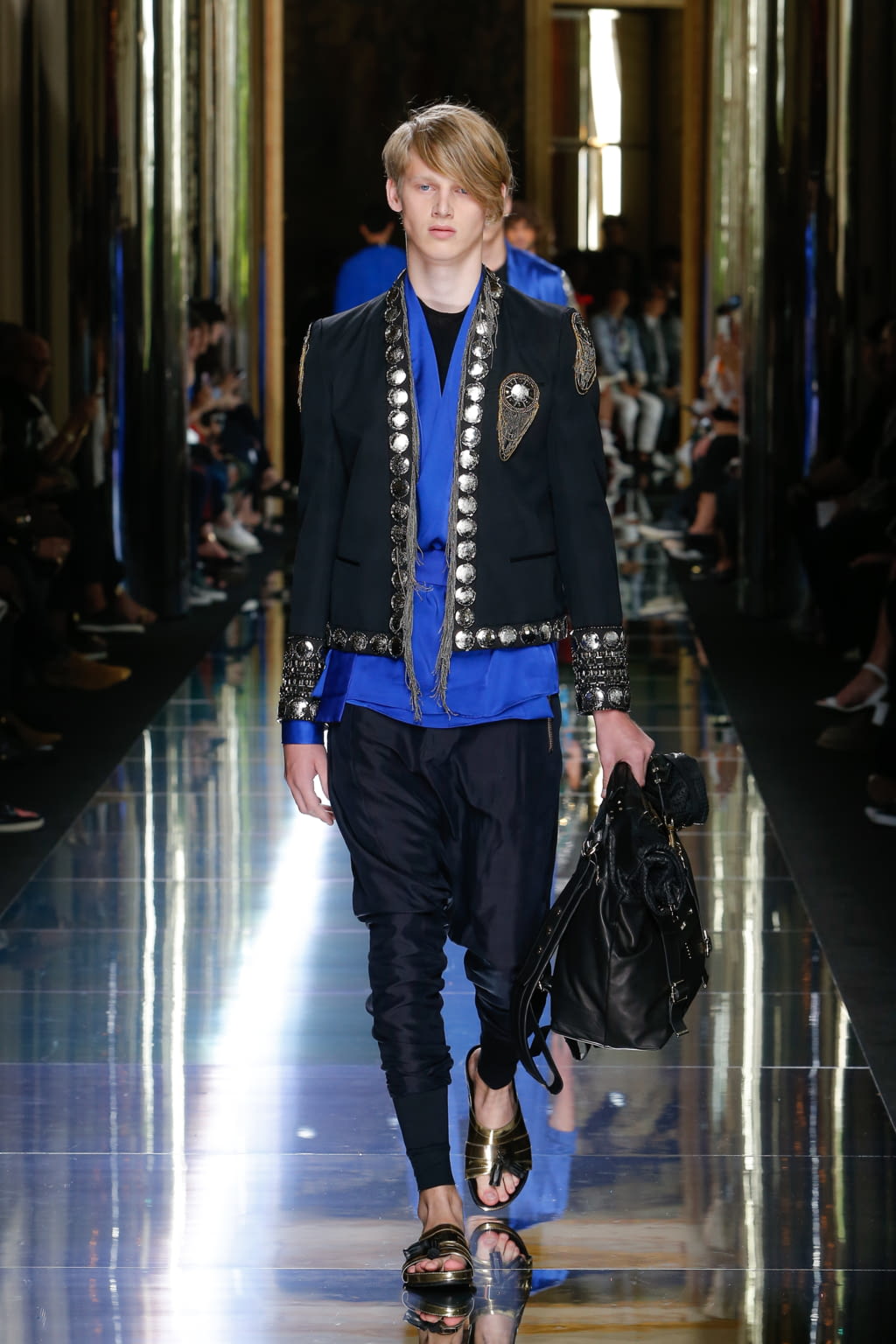 Fashion Week Paris Spring/Summer 2017 look 68 from the Balmain collection 男装