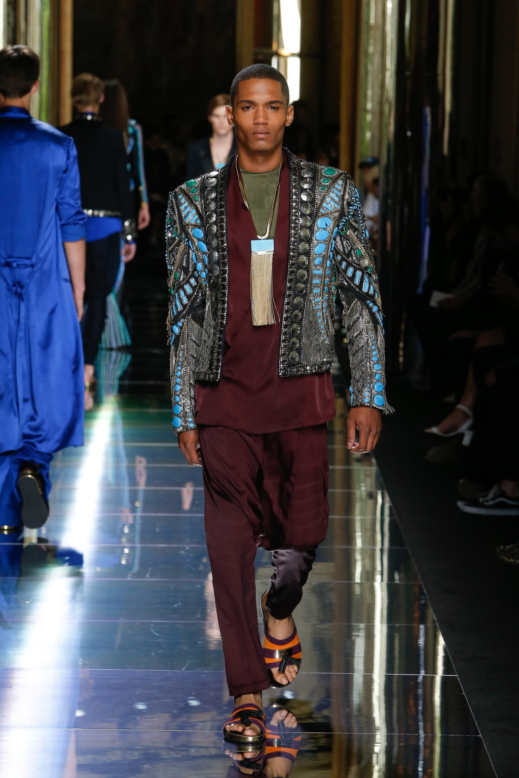 Fashion Week Paris Spring/Summer 2017 look 71 from the Balmain collection 男装