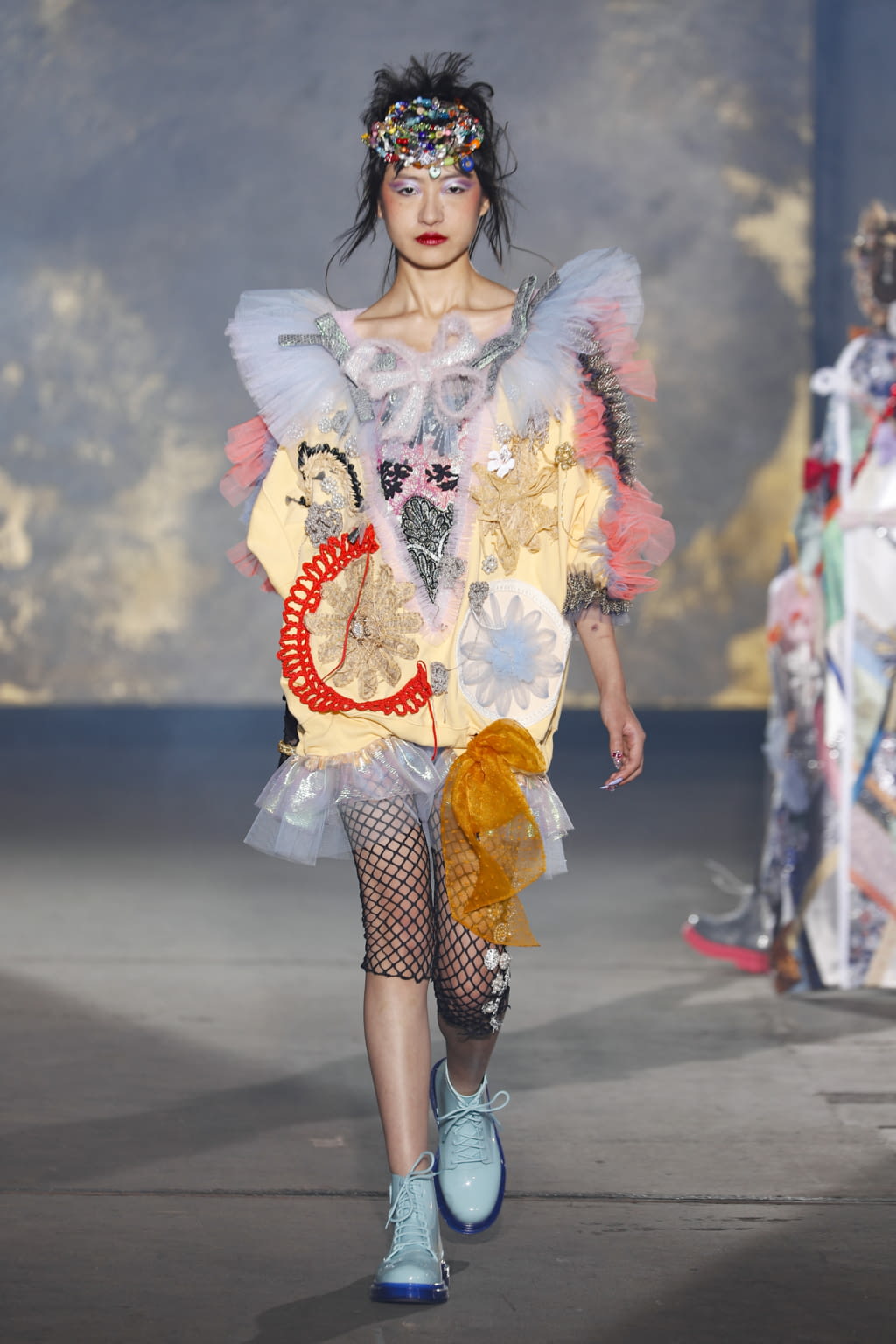 Fashion Week Paris Spring/Summer 2021 look 7 from the Viktor & Rolf collection couture