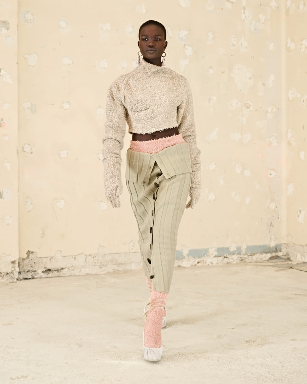 Fashion Week Paris Fall/Winter 2021 look 9 from the Acne Studios collection womenswear