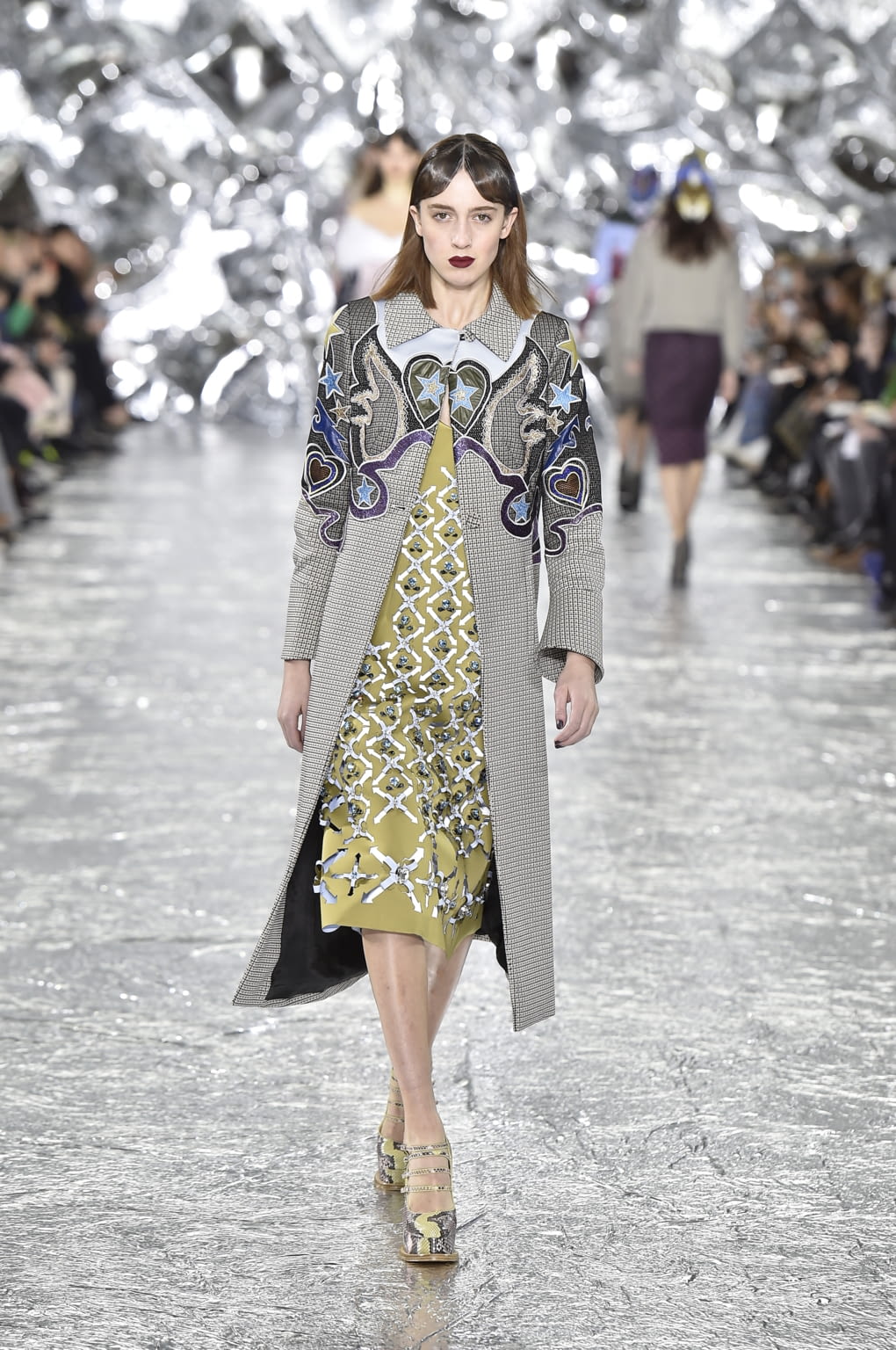 Fashion Week London Fall/Winter 2016 look 9 from the Mary Katrantzou collection 女装