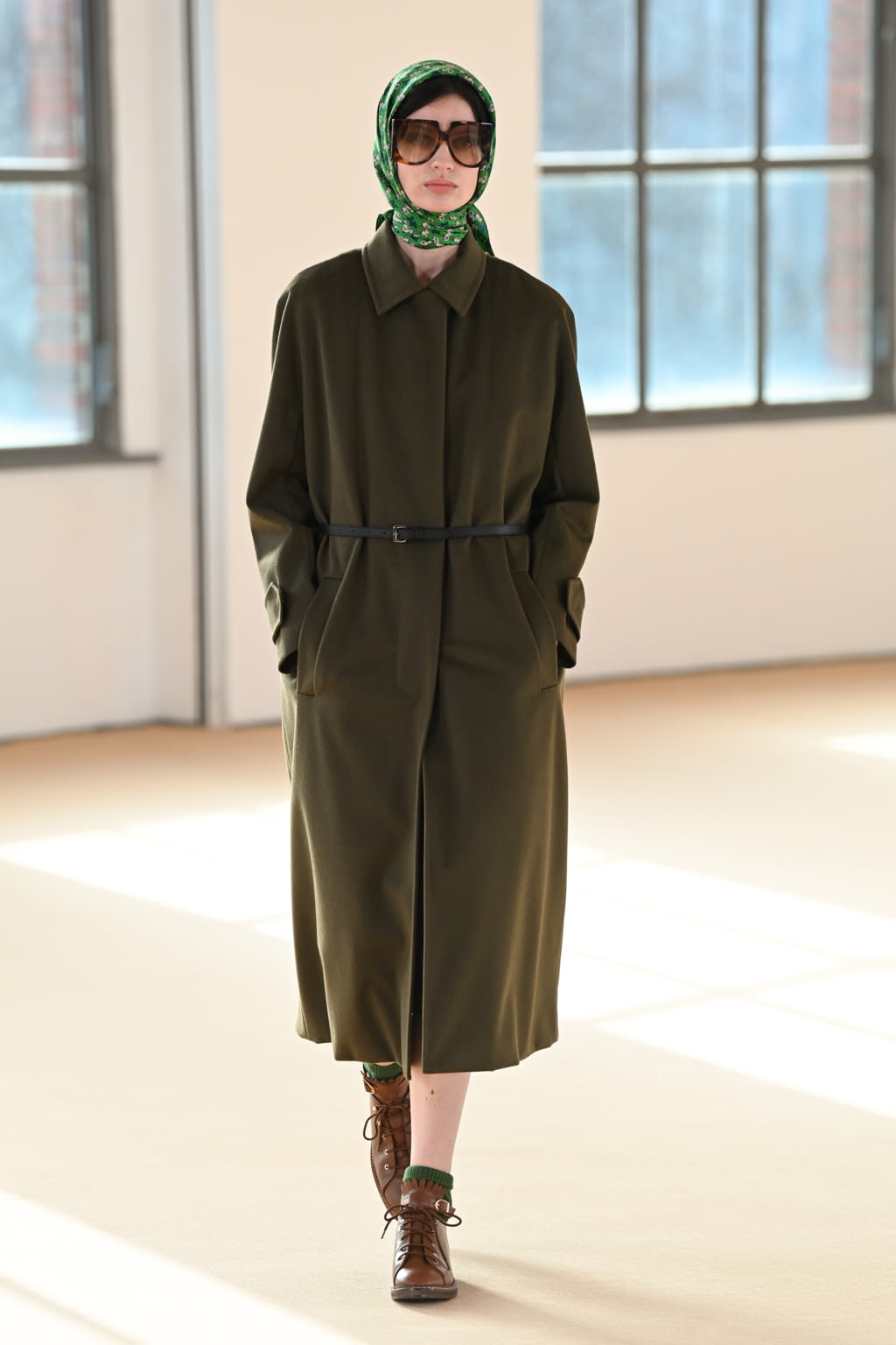 Fashion Week Milan Fall/Winter 2021 look 9 from the Max Mara collection 女装