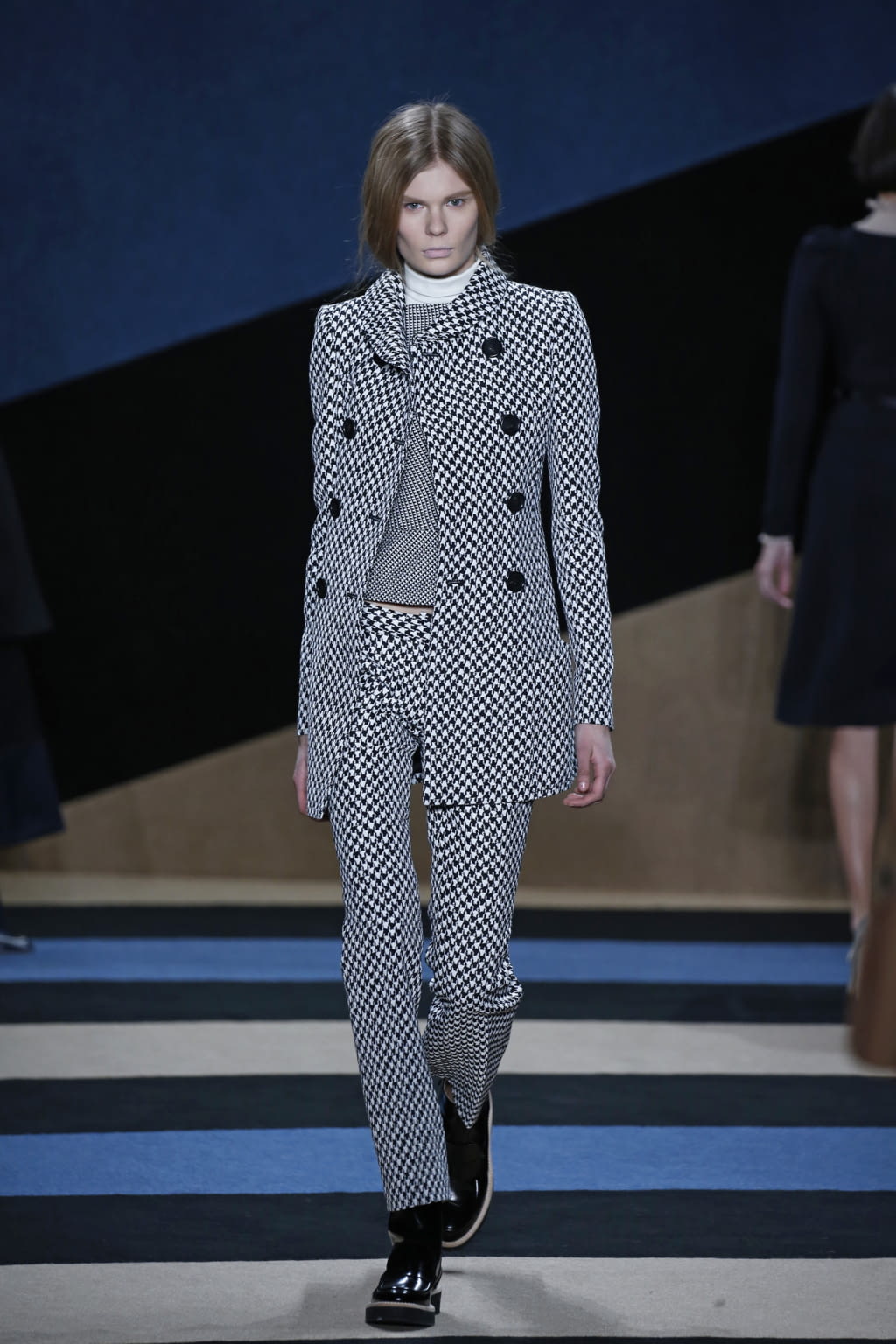 Fashion Week New York Fall/Winter 2016 look 9 from the Derek Lam collection womenswear