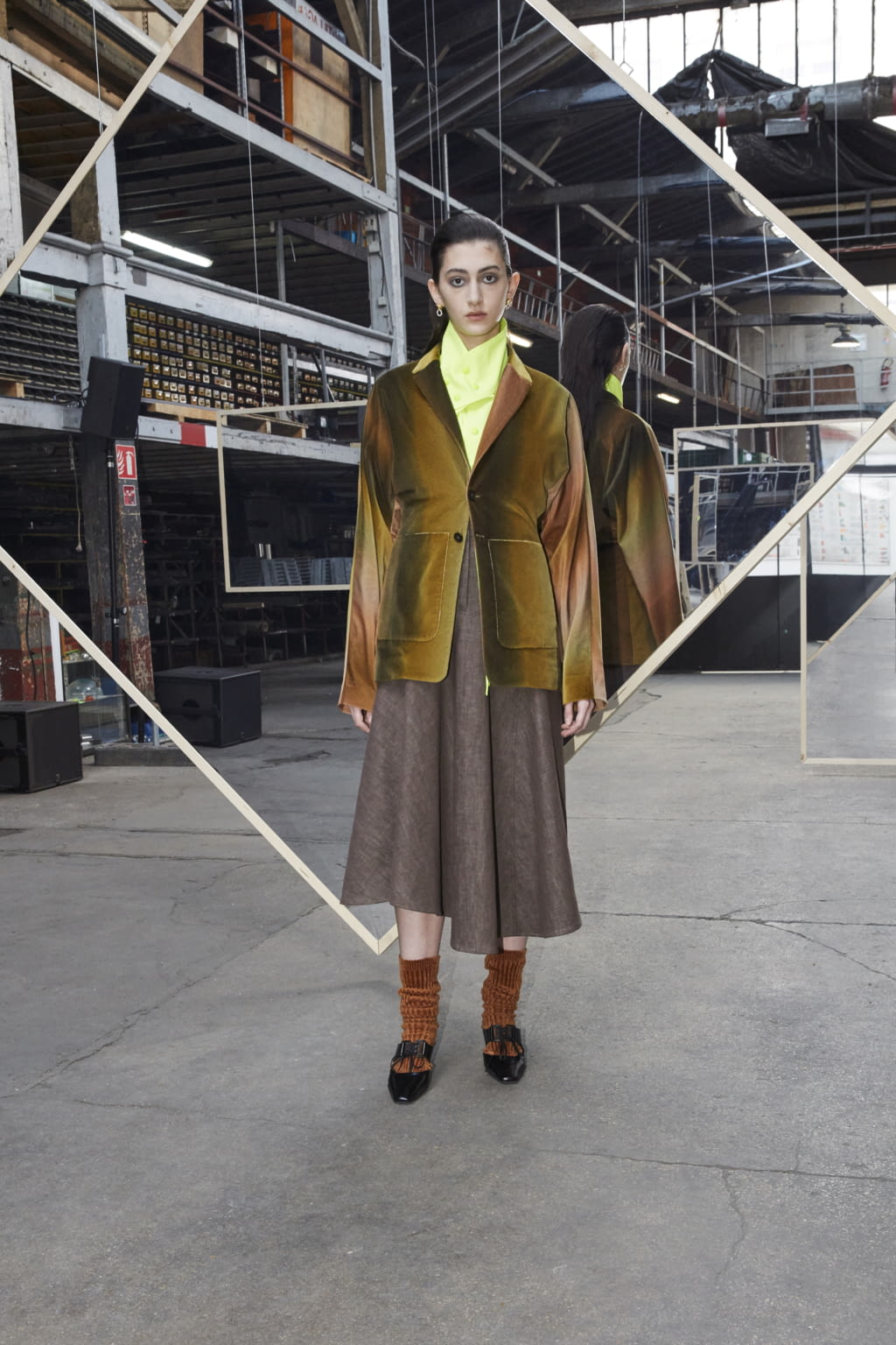 Fashion Week Paris Fall/Winter 2020 look 2 de la collection Maison Kitsuné menswear