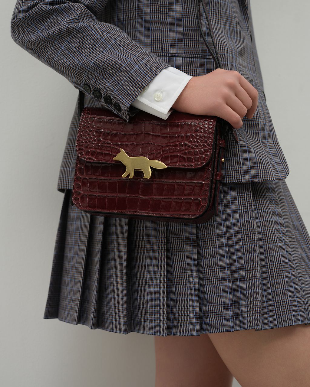 Fashion Week Paris Fall/Winter 2025 look 2 from the Maison Kitsuné collection womenswear