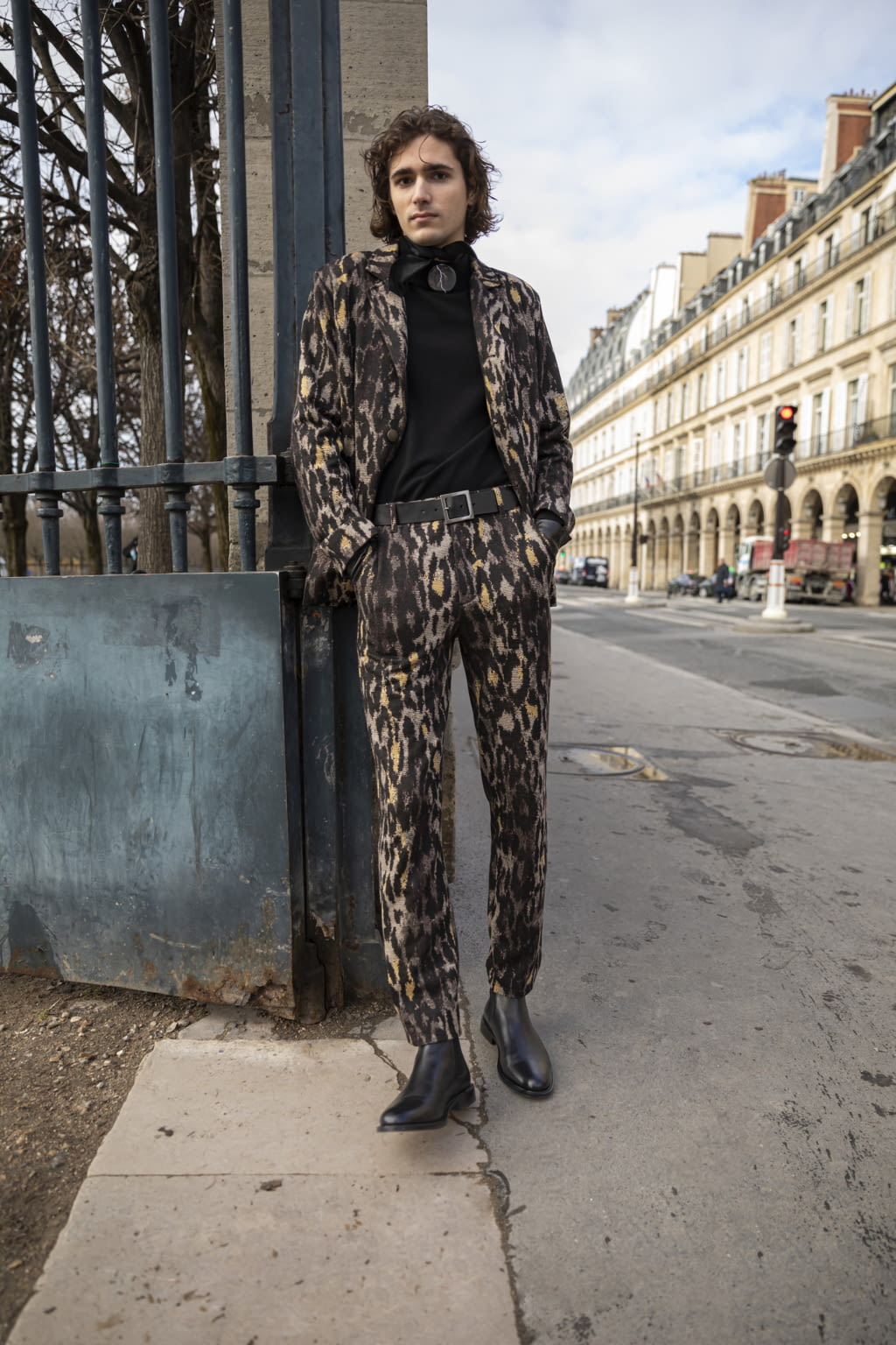 Fashion Week Paris Fall/Winter 2022 look 5 from the Agnès B collection 男装