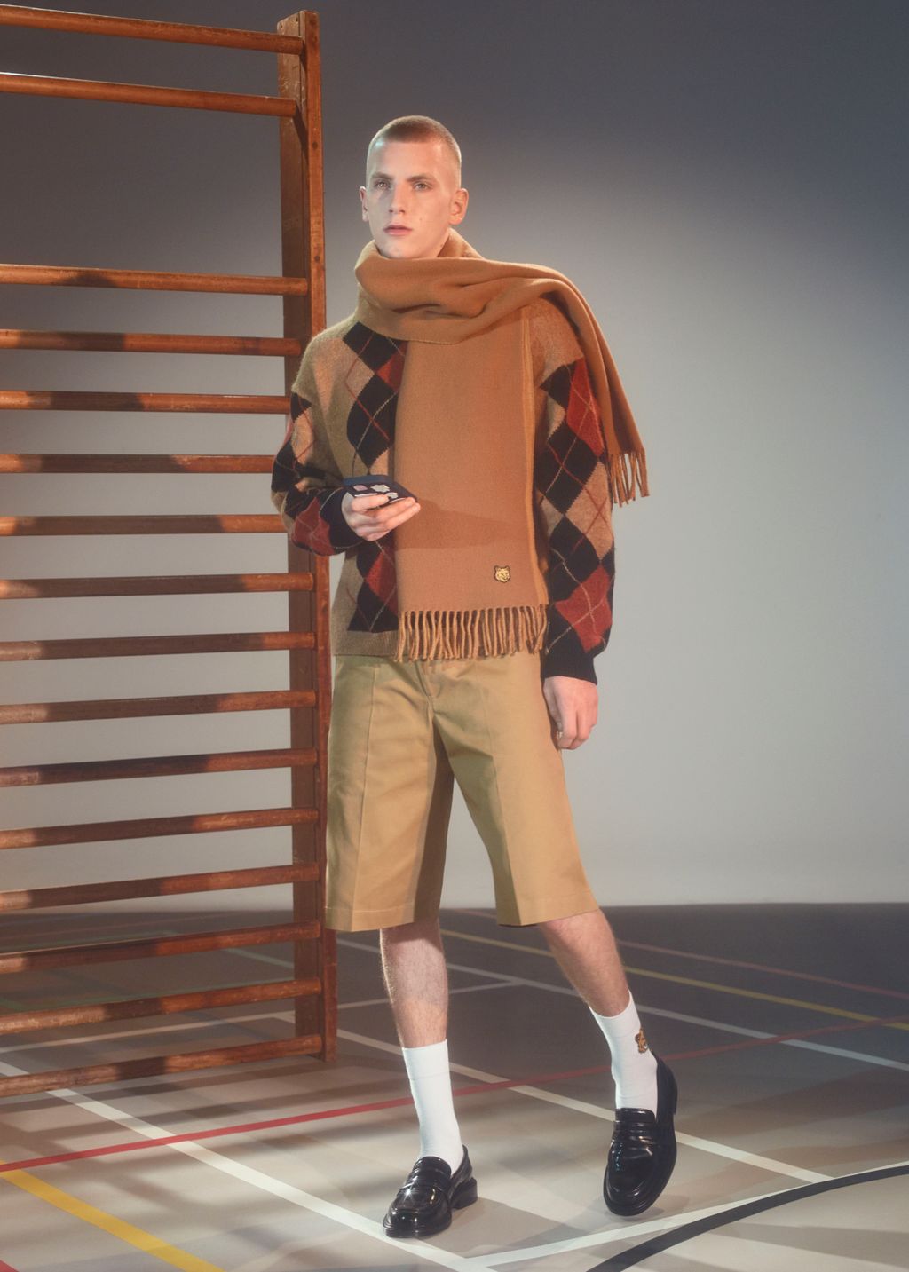 Fashion Week Paris Fall/Winter 2023 look 8 from the Maison Kitsuné collection menswear