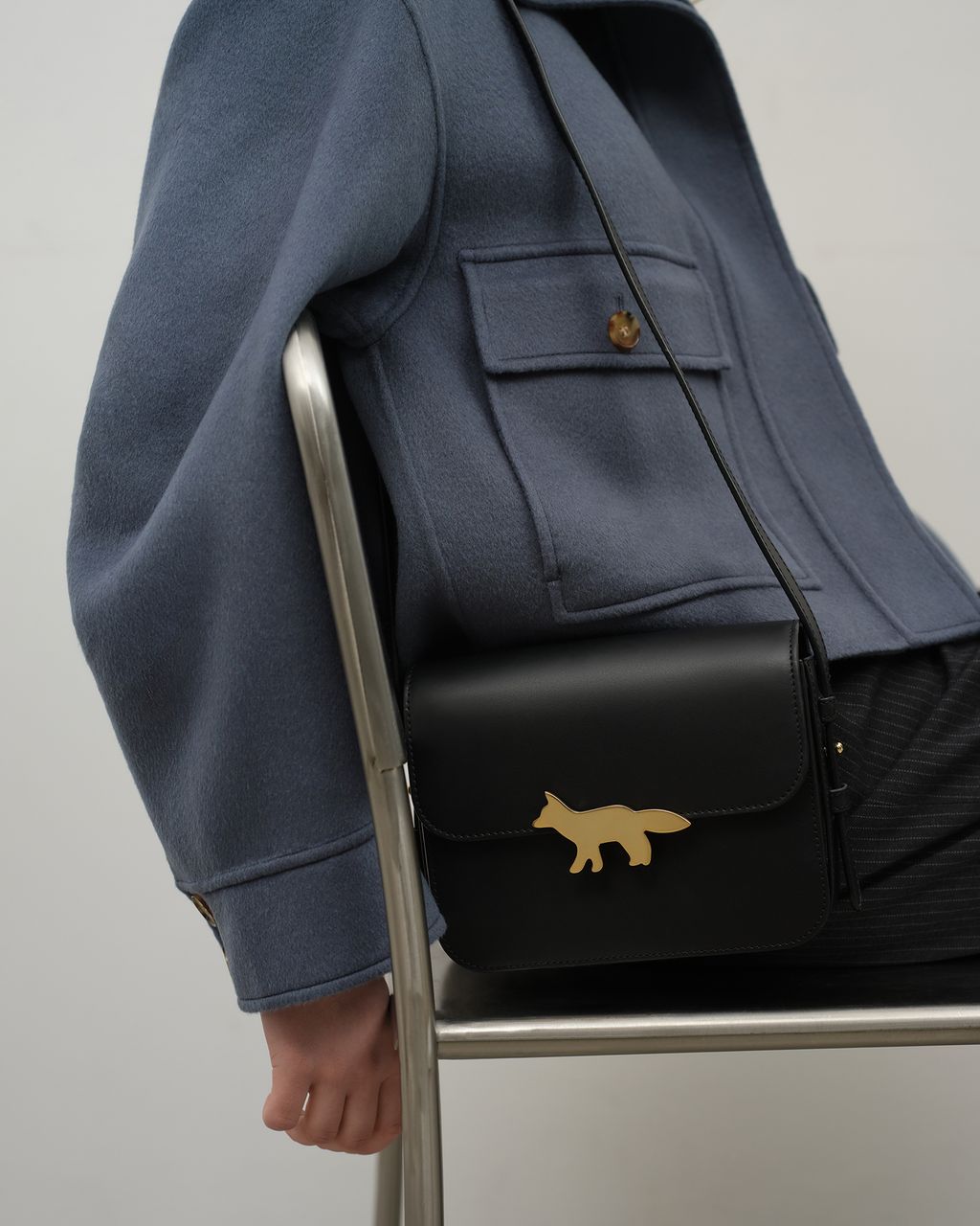 Fashion Week Paris Fall/Winter 2025 look 10 from the Maison Kitsuné collection womenswear