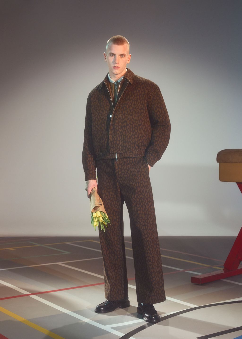 Fashion Week Paris Fall/Winter 2023 look 9 from the Maison Kitsuné collection menswear