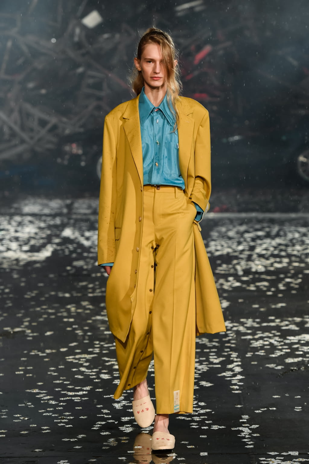 Fashion Week Paris Fall/Winter 2021 look 1 from the Doublet collection menswear