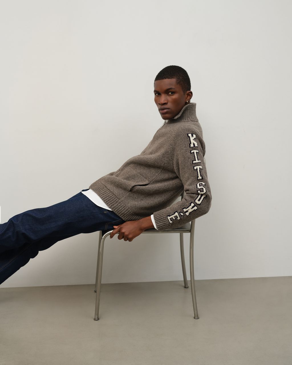 Fashion Week Paris Fall/Winter 2025 look 12 from the Maison Kitsuné collection womenswear