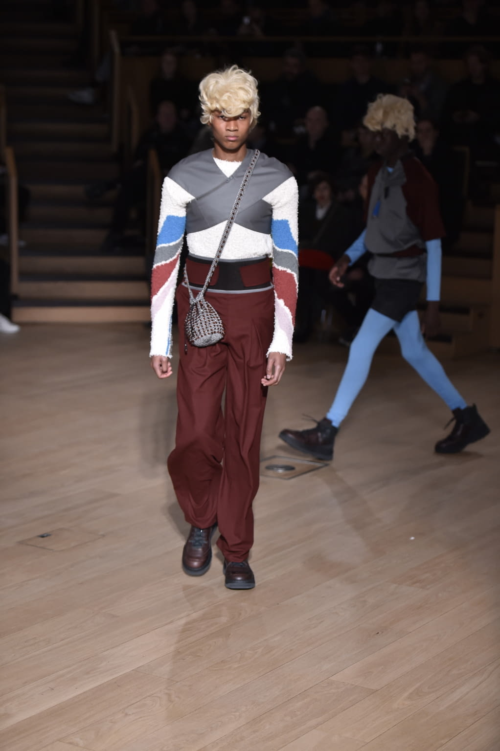 Fashion Week London Fall/Winter 2018 look 13 from the Kiko Kostadinov collection 男装
