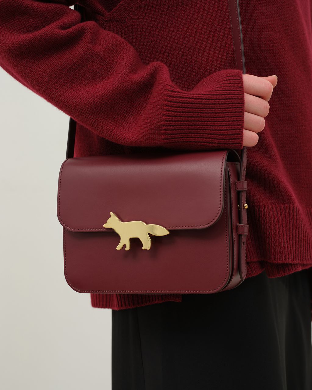 Fashion Week Paris Fall/Winter 2025 look 14 from the Maison Kitsuné collection 女装