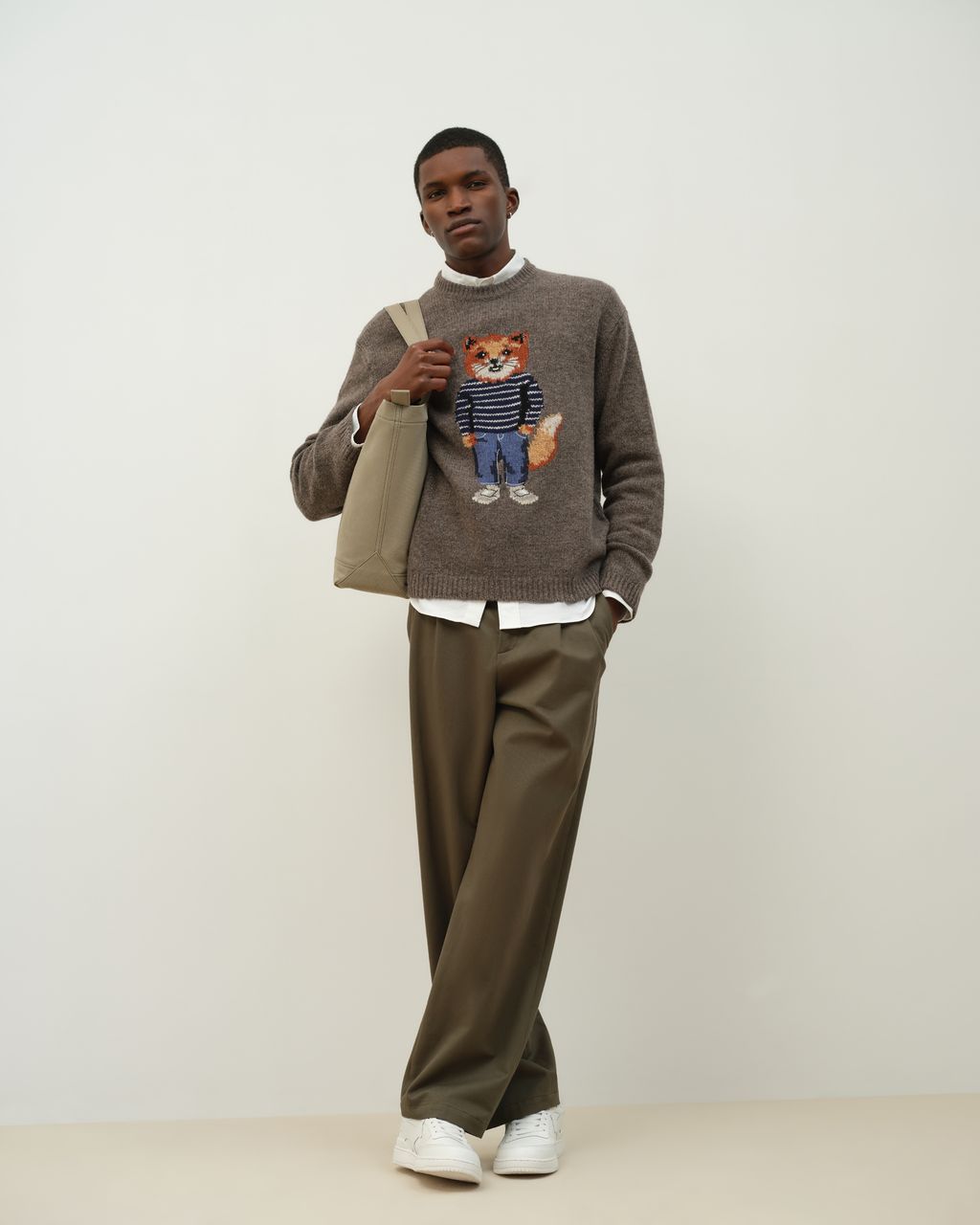 Fashion Week Paris Fall/Winter 2025 look 16 from the Maison Kitsuné collection womenswear