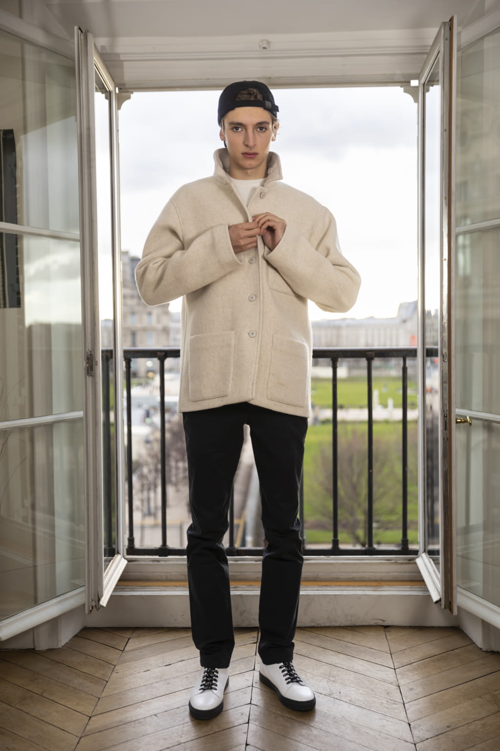 Fashion Week Paris Fall/Winter 2022 look 17 from the Agnès B collection menswear