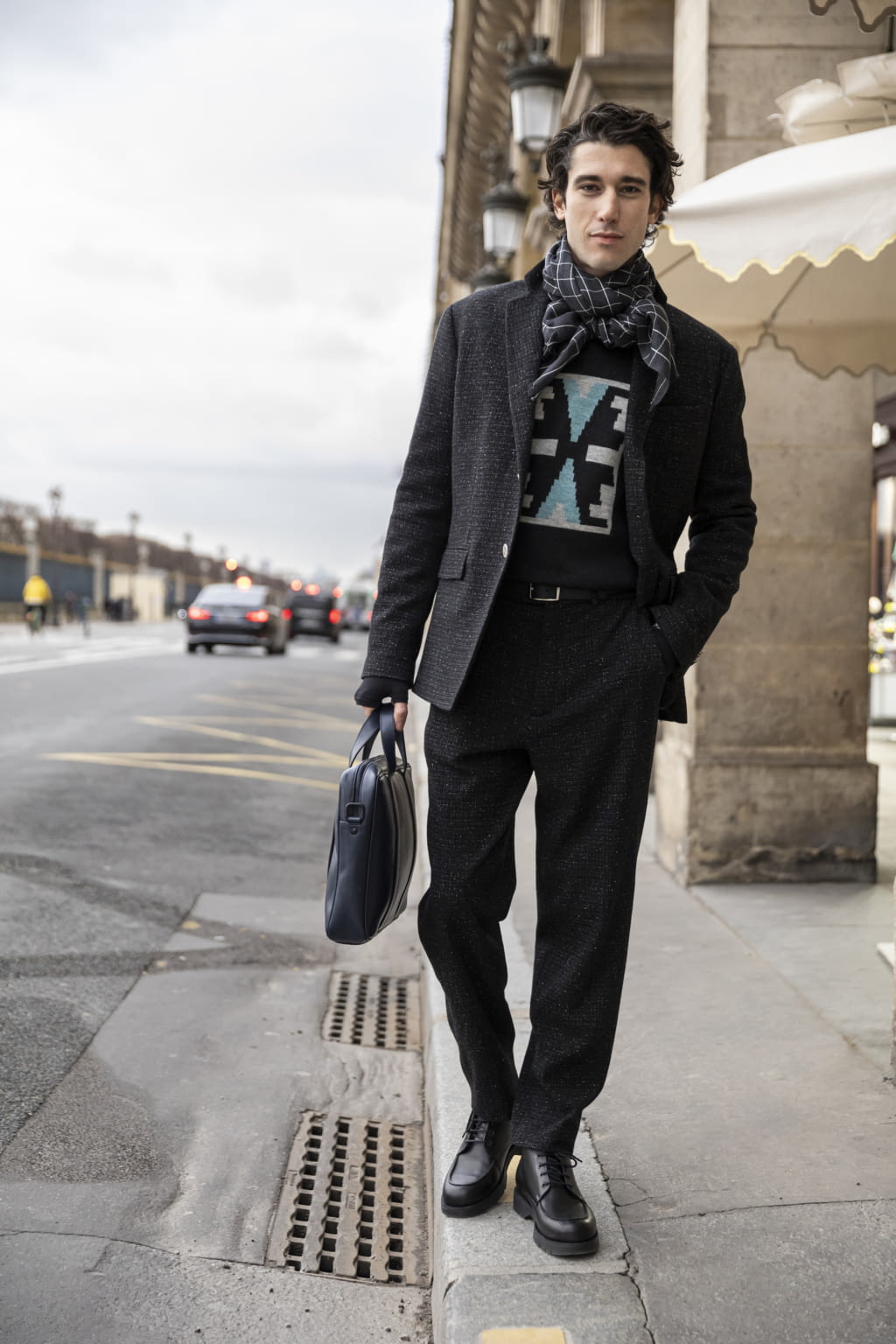 Fashion Week Paris Fall/Winter 2022 look 21 from the Agnès B collection menswear