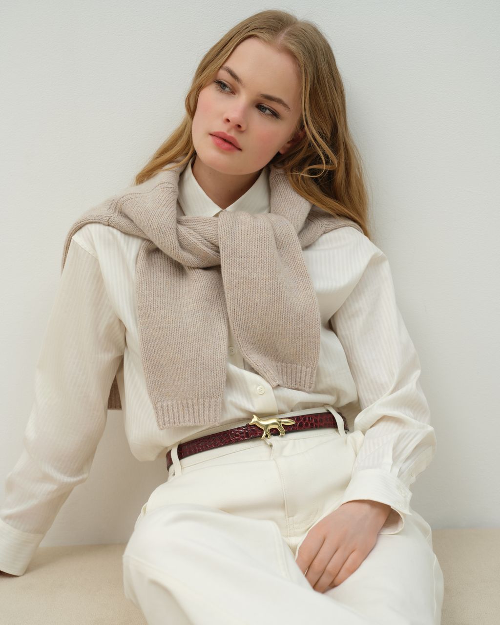 Fashion Week Paris Fall/Winter 2025 look 19 de la collection Maison Kitsuné womenswear