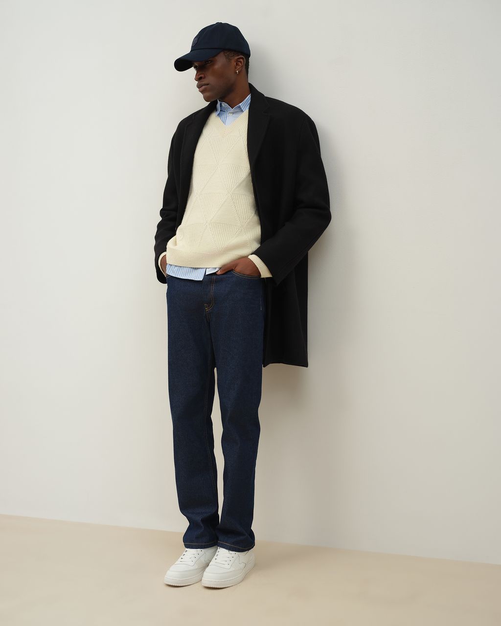 Fashion Week Paris Fall/Winter 2025 look 22 from the Maison Kitsuné collection womenswear