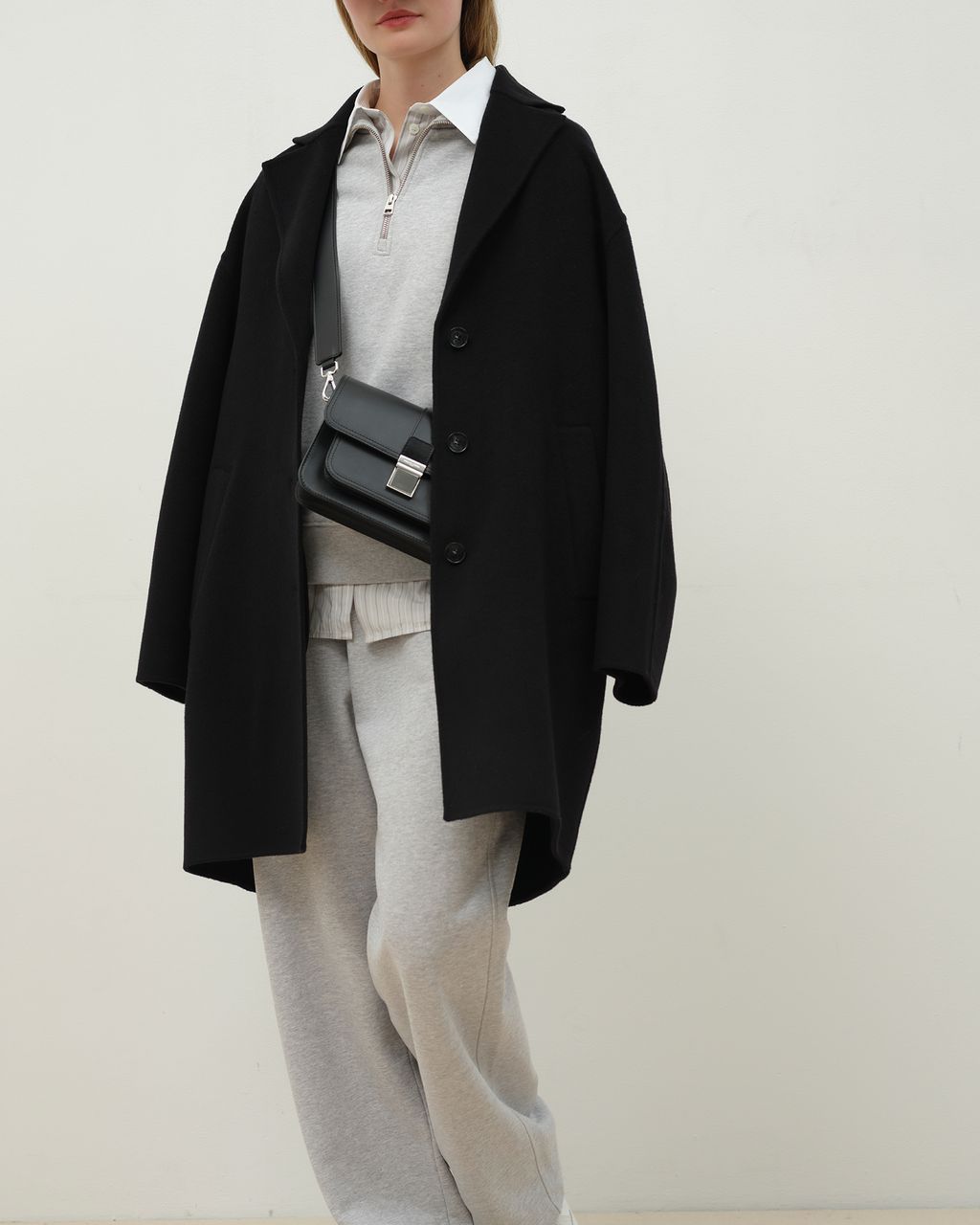 Fashion Week Paris Fall/Winter 2025 look 23 from the Maison Kitsuné collection womenswear