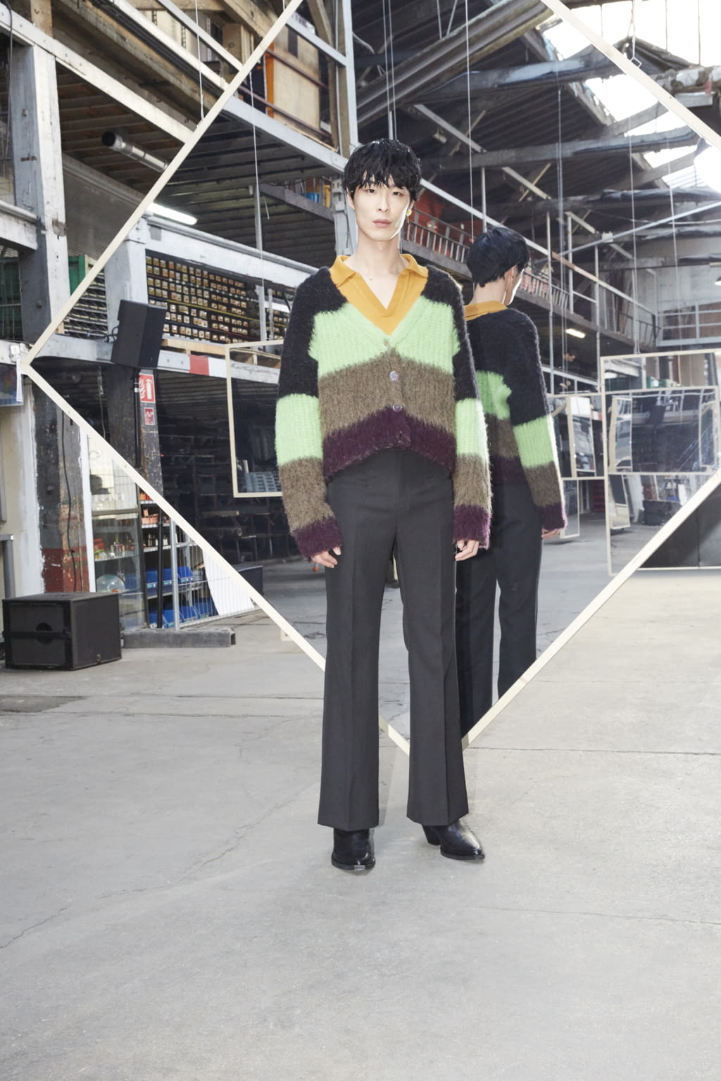 Fashion Week Paris Fall/Winter 2020 look 21 from the Maison Kitsuné collection 男装