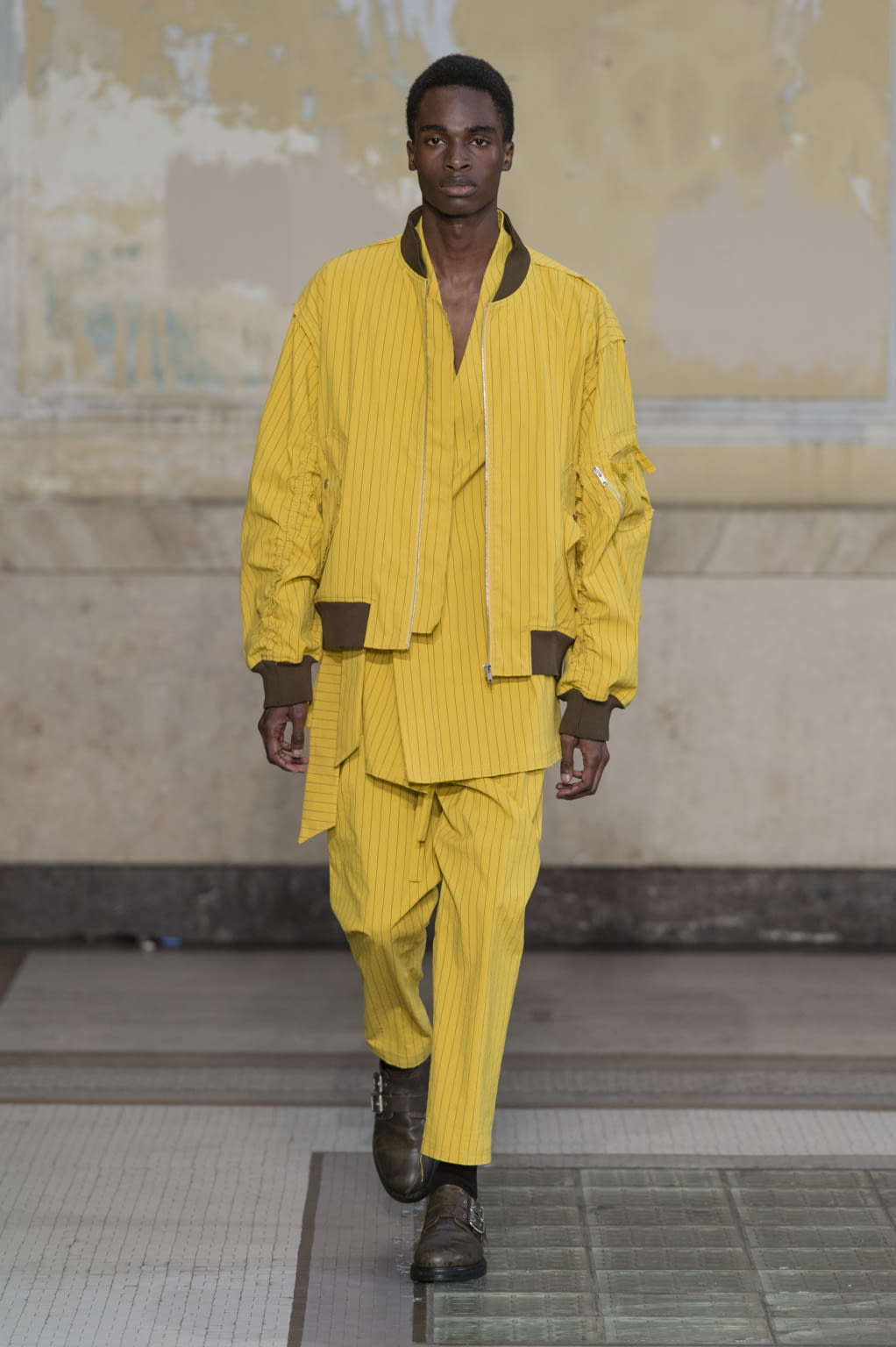 Fashion Week Milan Spring/Summer 2017 look 22 from the Damir Doma collection 男装