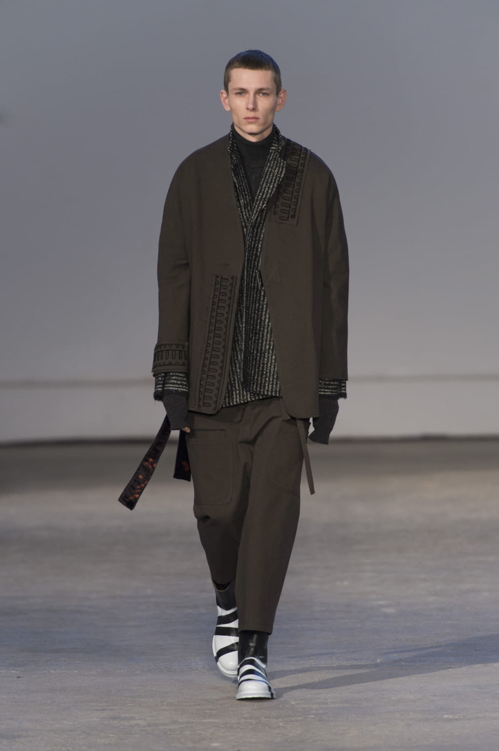 Fashion Week Milan Fall/Winter 2017 look 23 from the Damir Doma collection menswear