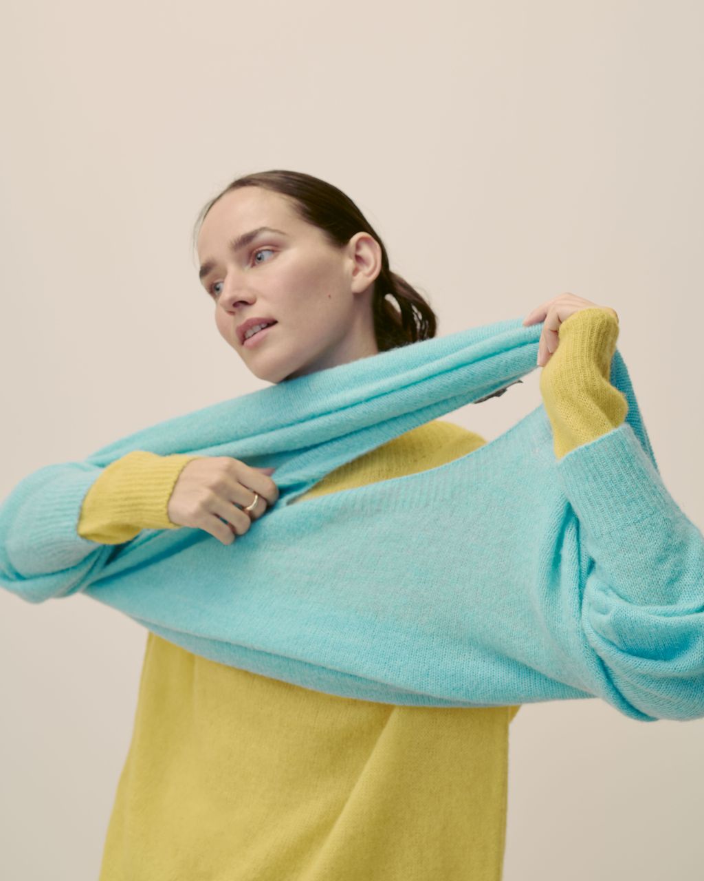 Fashion Week Paris Spring/Summer 2025 look 75 from the Eric Bompard collection womenswear