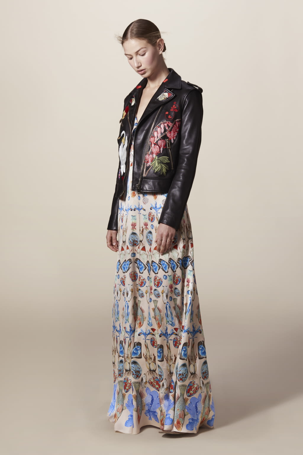 Fashion Week London Resort 2018 look 15 from the Temperley London collection 女装